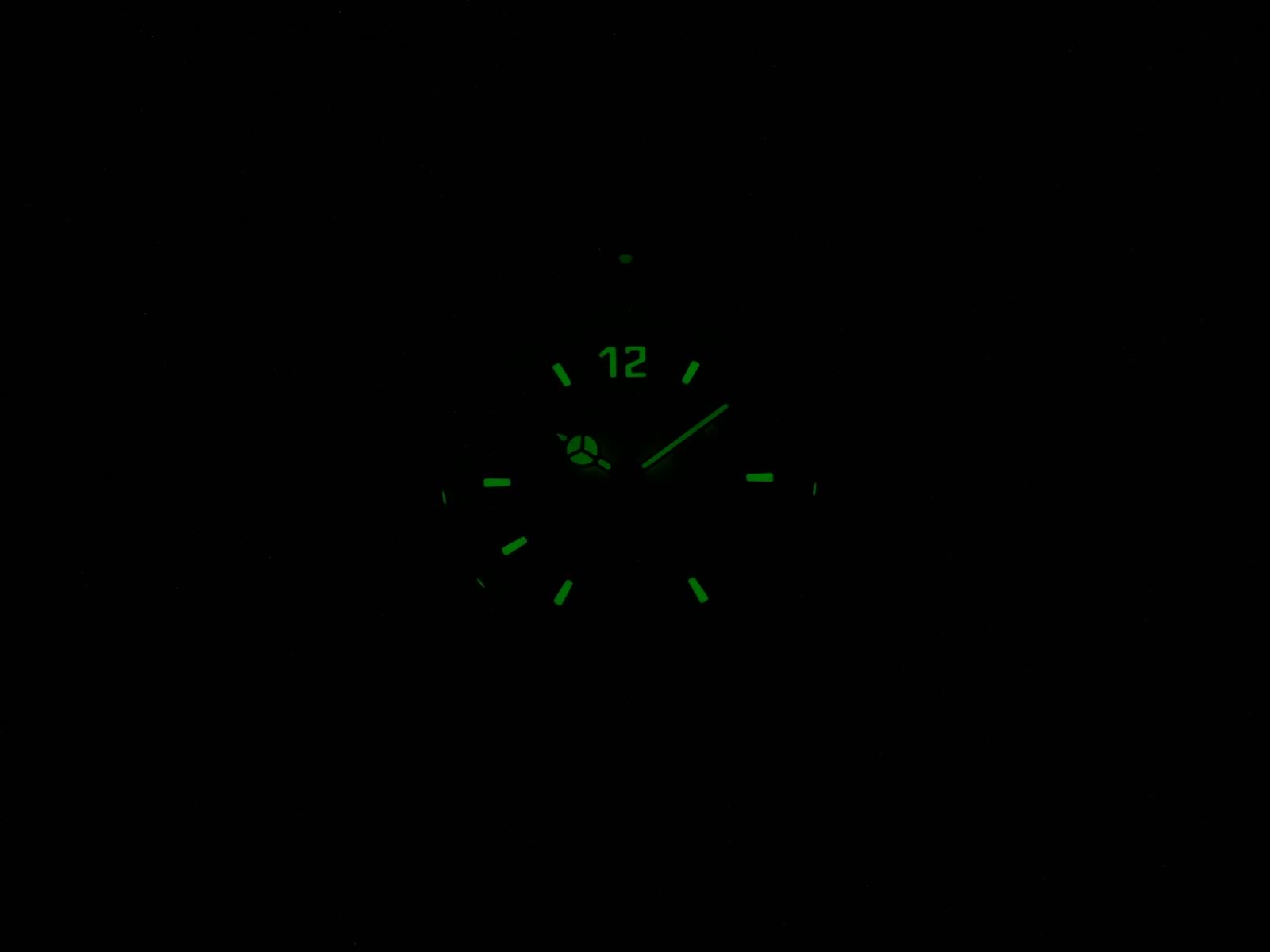 TAG Heuer 2000 Chronograph CK1111.BA0330 night time luminosity