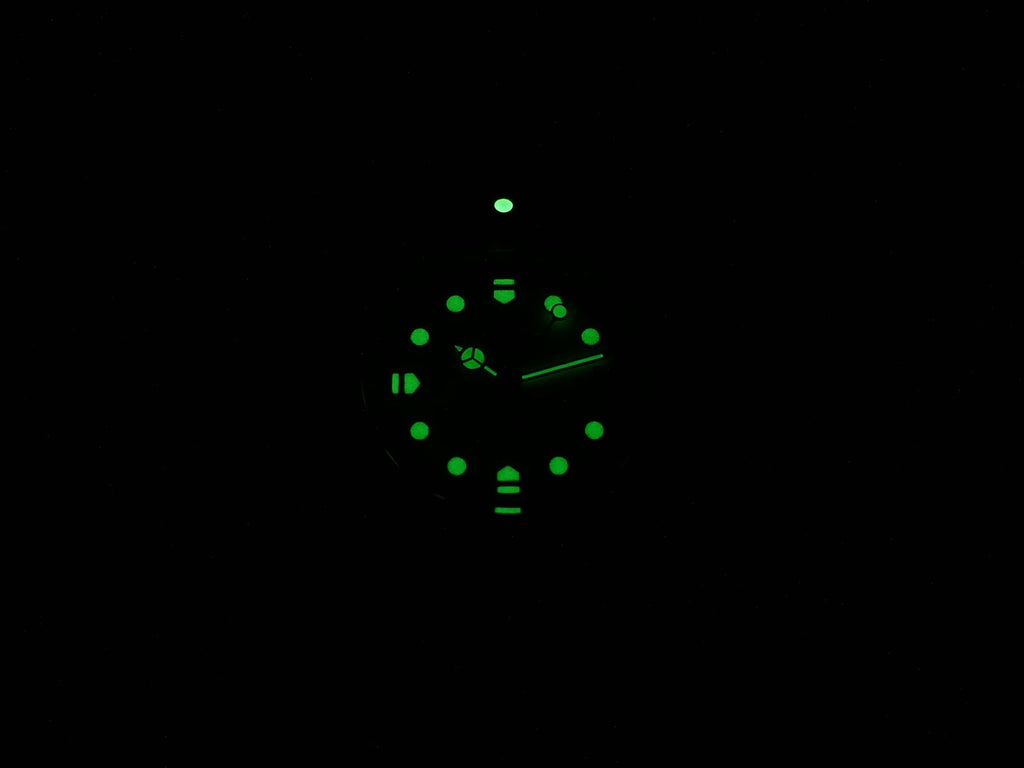 TAG Heuer Formula 1 385.513/1 night time luminosity