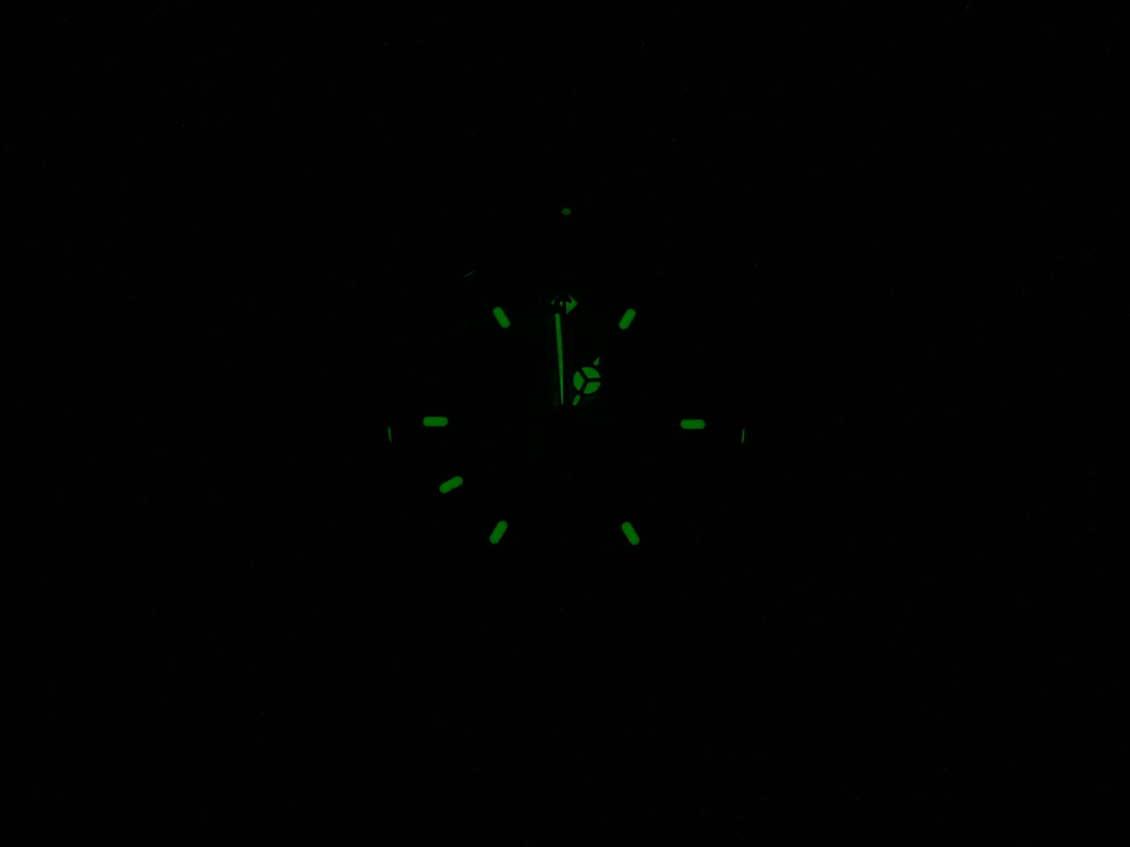 TAG Heuer 2000 Chronograph CE1111 night time luminosity