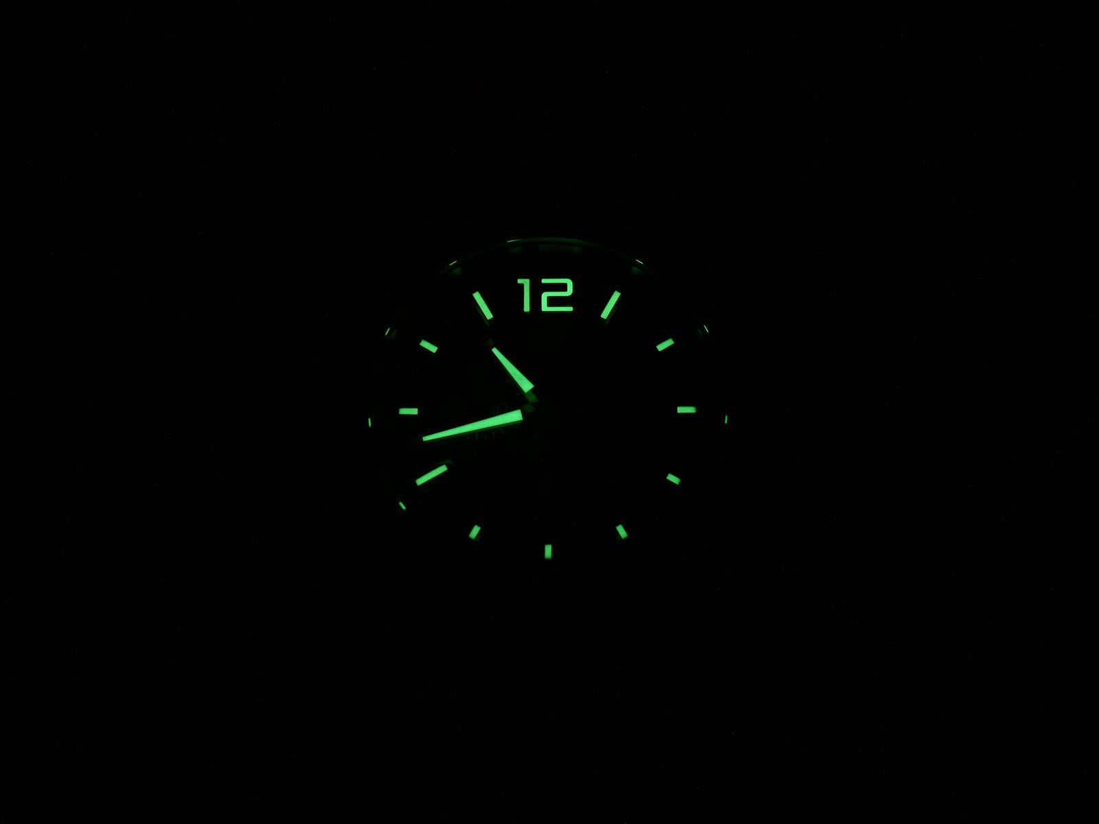 TAG Heuer Formula 1 CAZ1010 night time luminosity