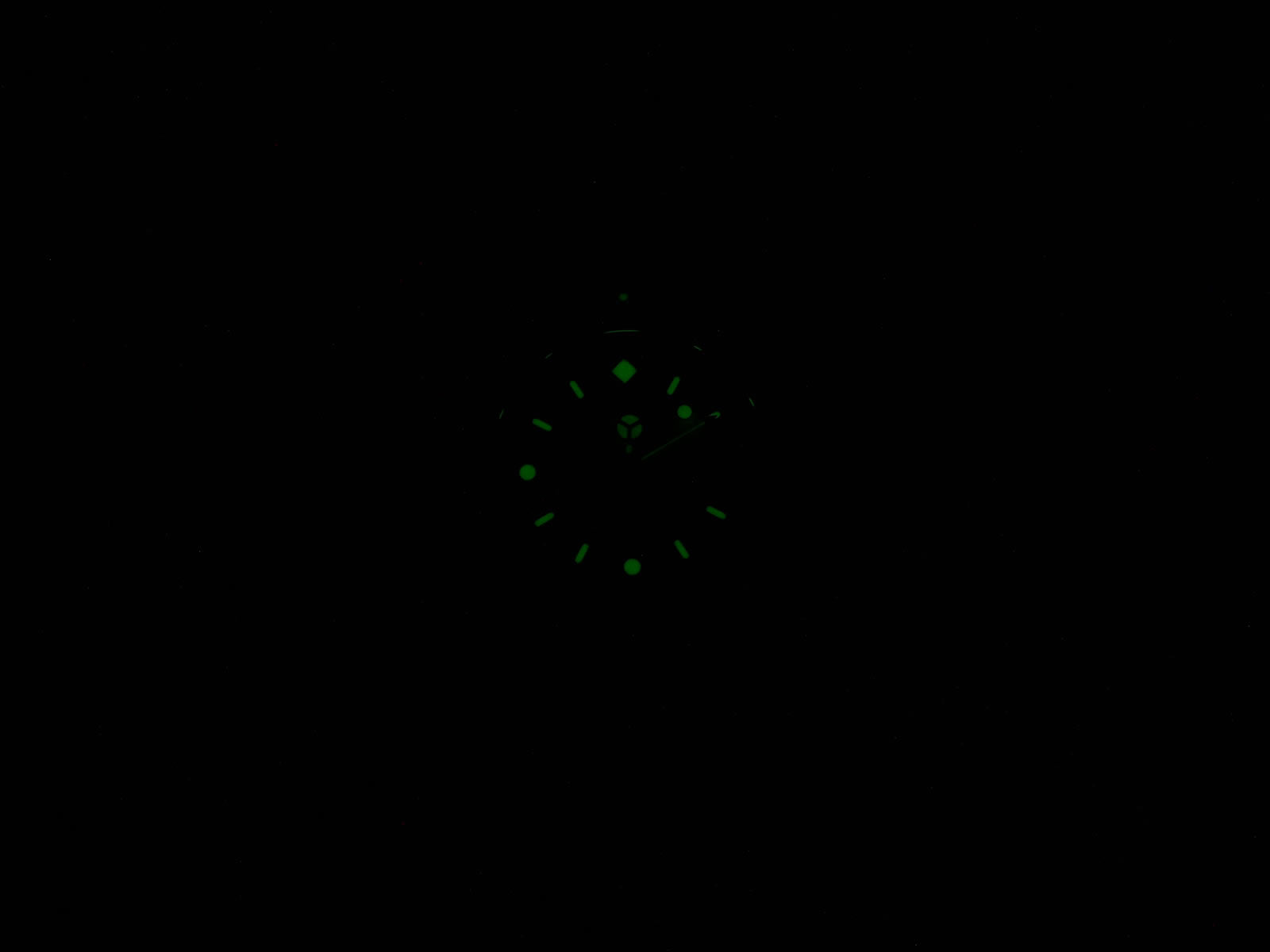 TAG Heuer 2000 WE1411-R night time luminosity