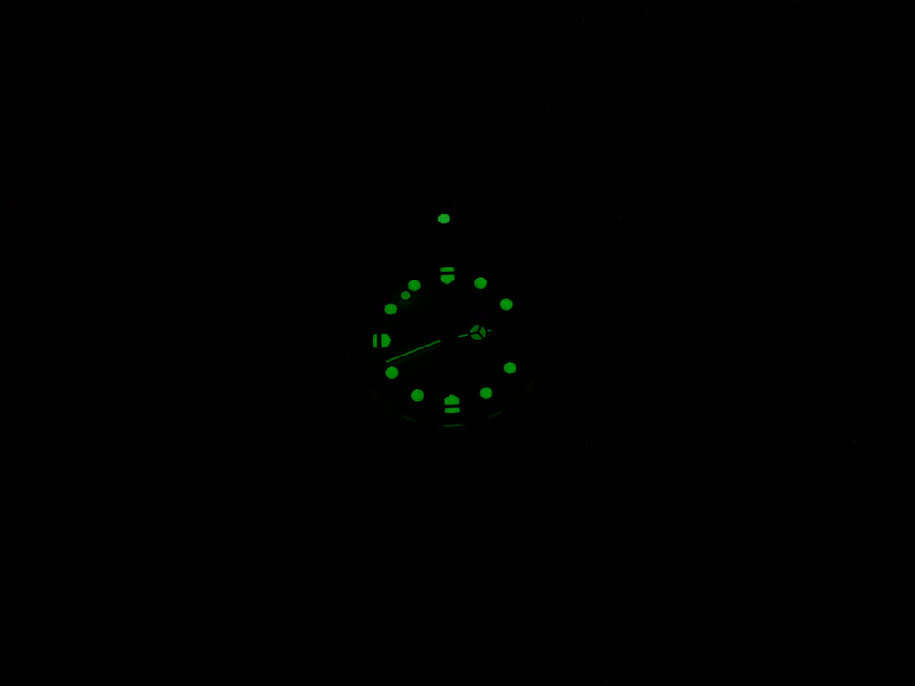 TAG Heuer Formula 1 384.513/1 night time luminosity