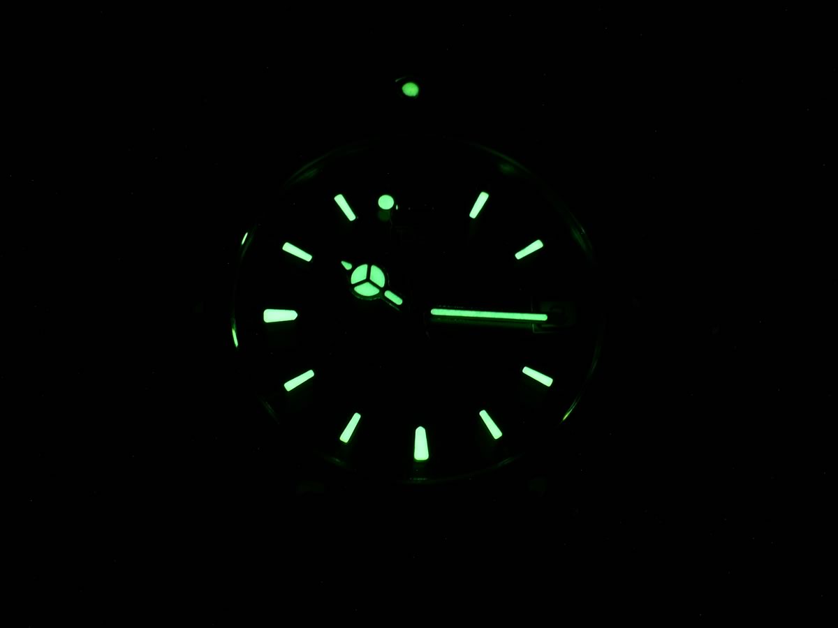 TAG Heuer 2000 WK1113 night time luminosity