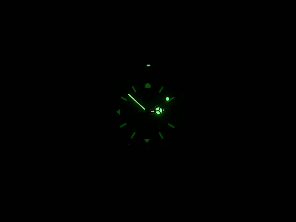 TAG Heuer 6000 WH5251-K1 night time luminosity