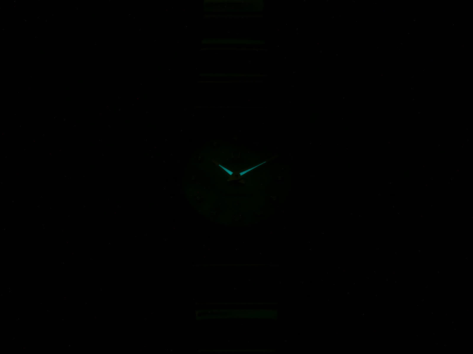 Omega Constellation 123.20.24.60.55.003 night time hand luminosity