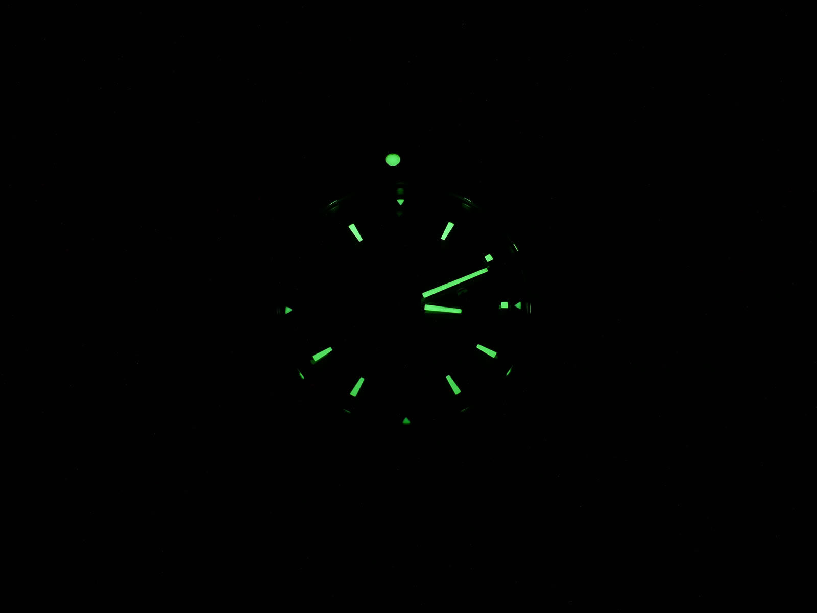 TAG Heuer Aquaracer Alarm WAF111Z.BA0801 night time luminosity