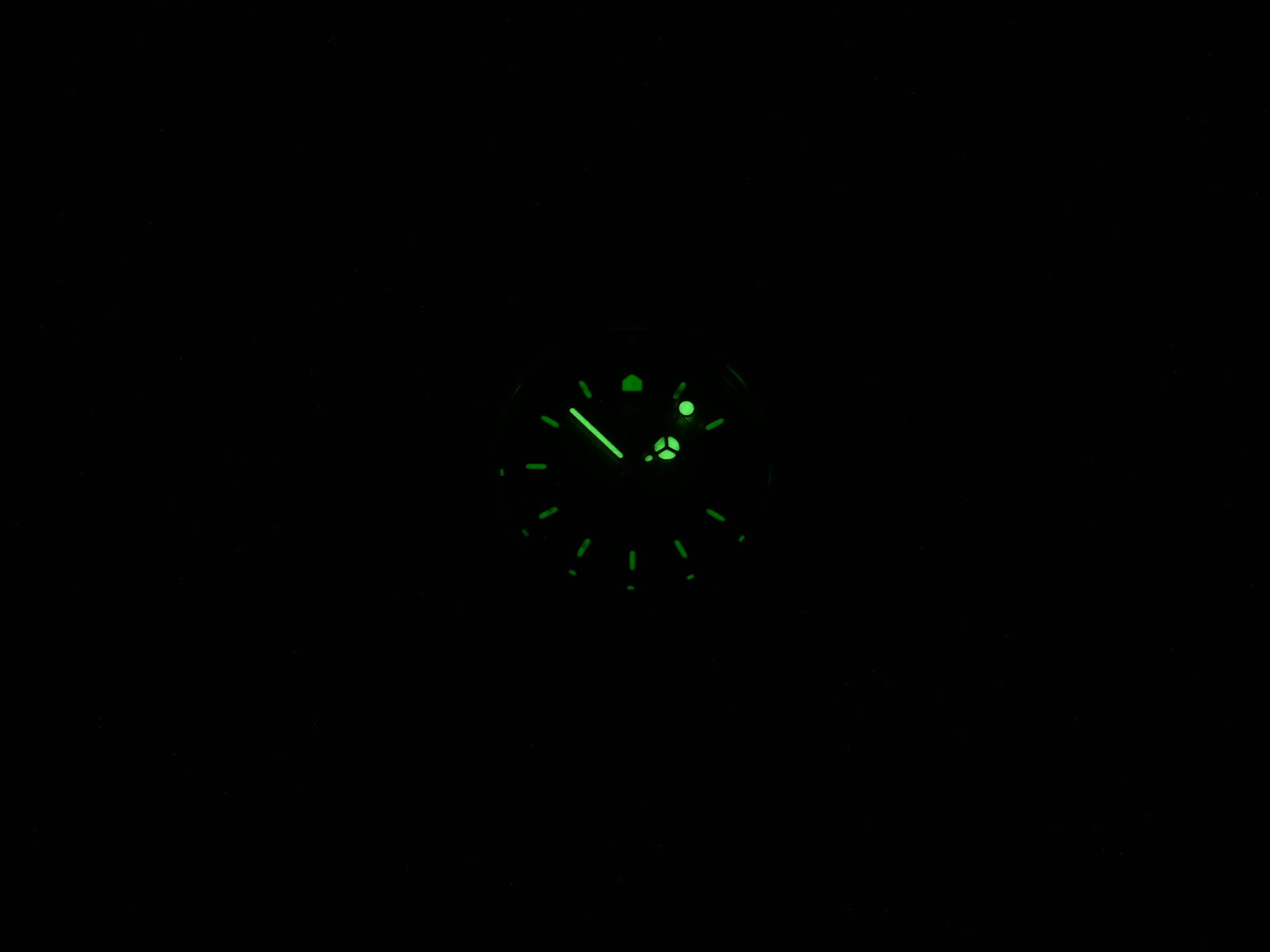 TAG Heuer 6000 WH1353 night time luminosity