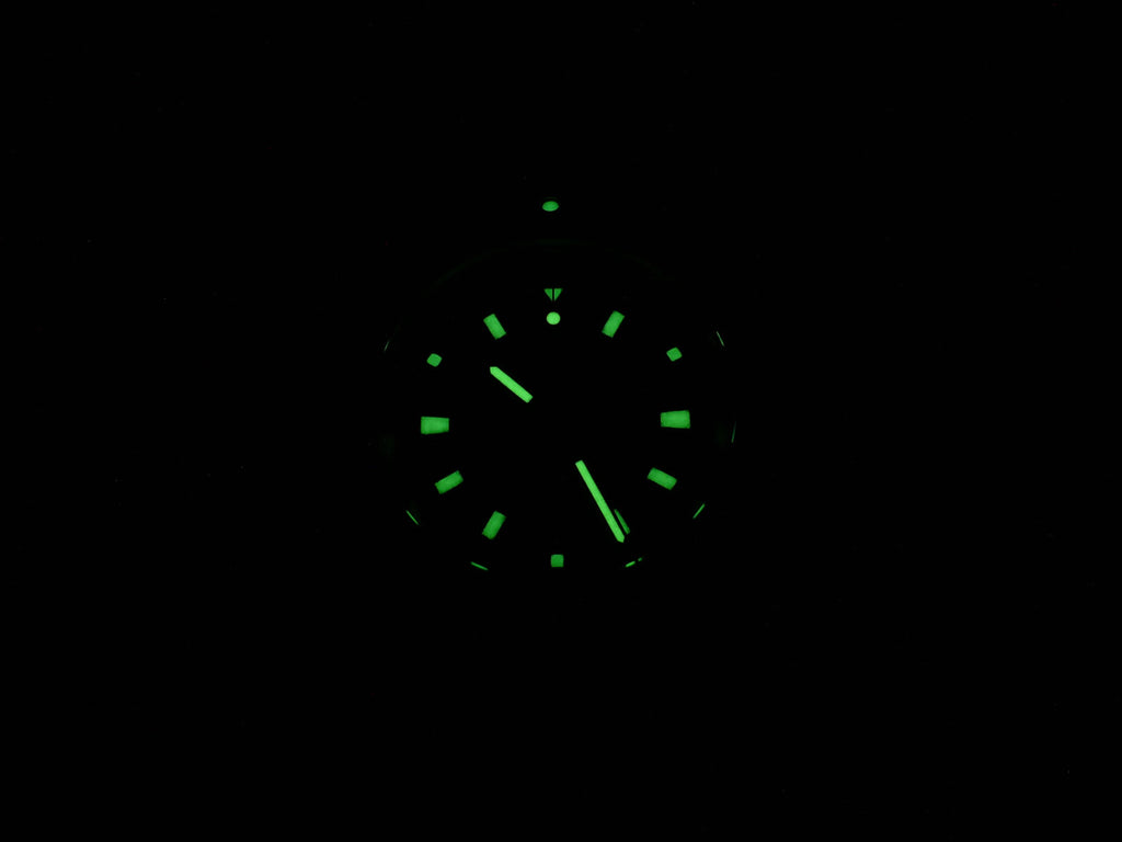Breitling Avenger M73390 night time luminosity