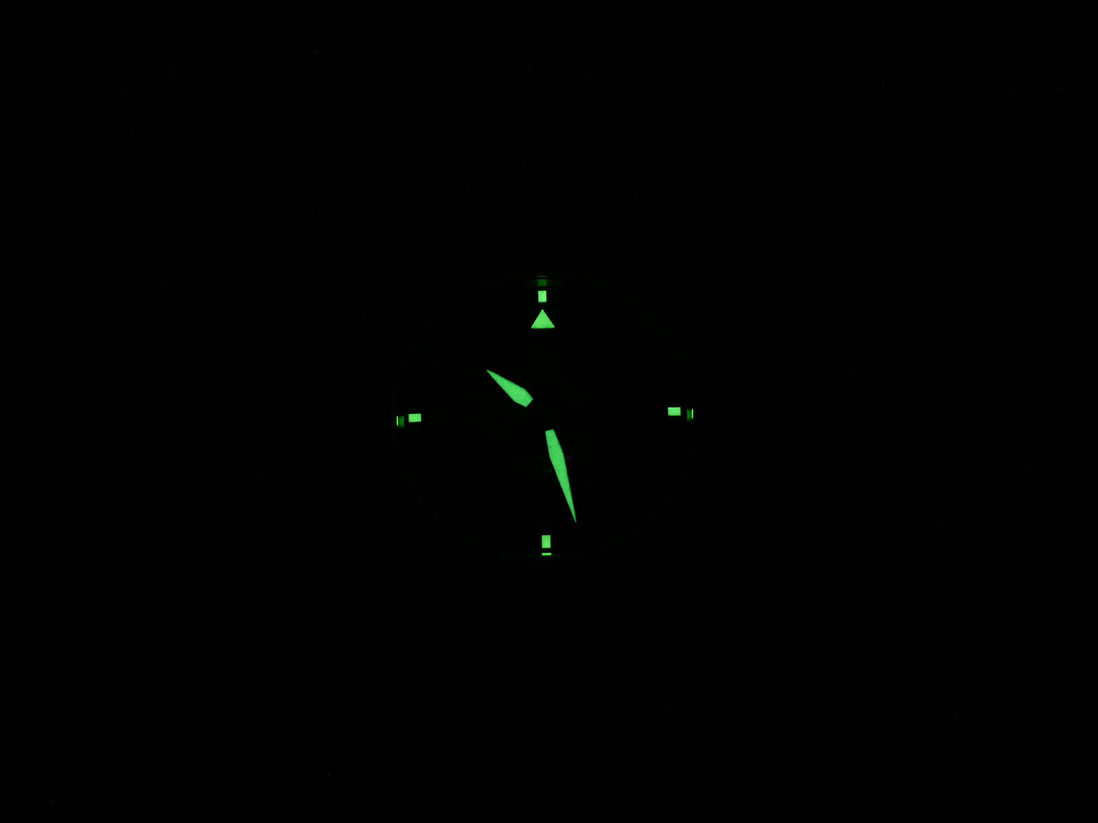 IWC Pilot's Mark XVIII IW327001 night time luminosity