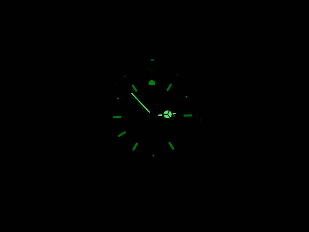 TAG Heuer 6000 CH1111-0 night time luminosity