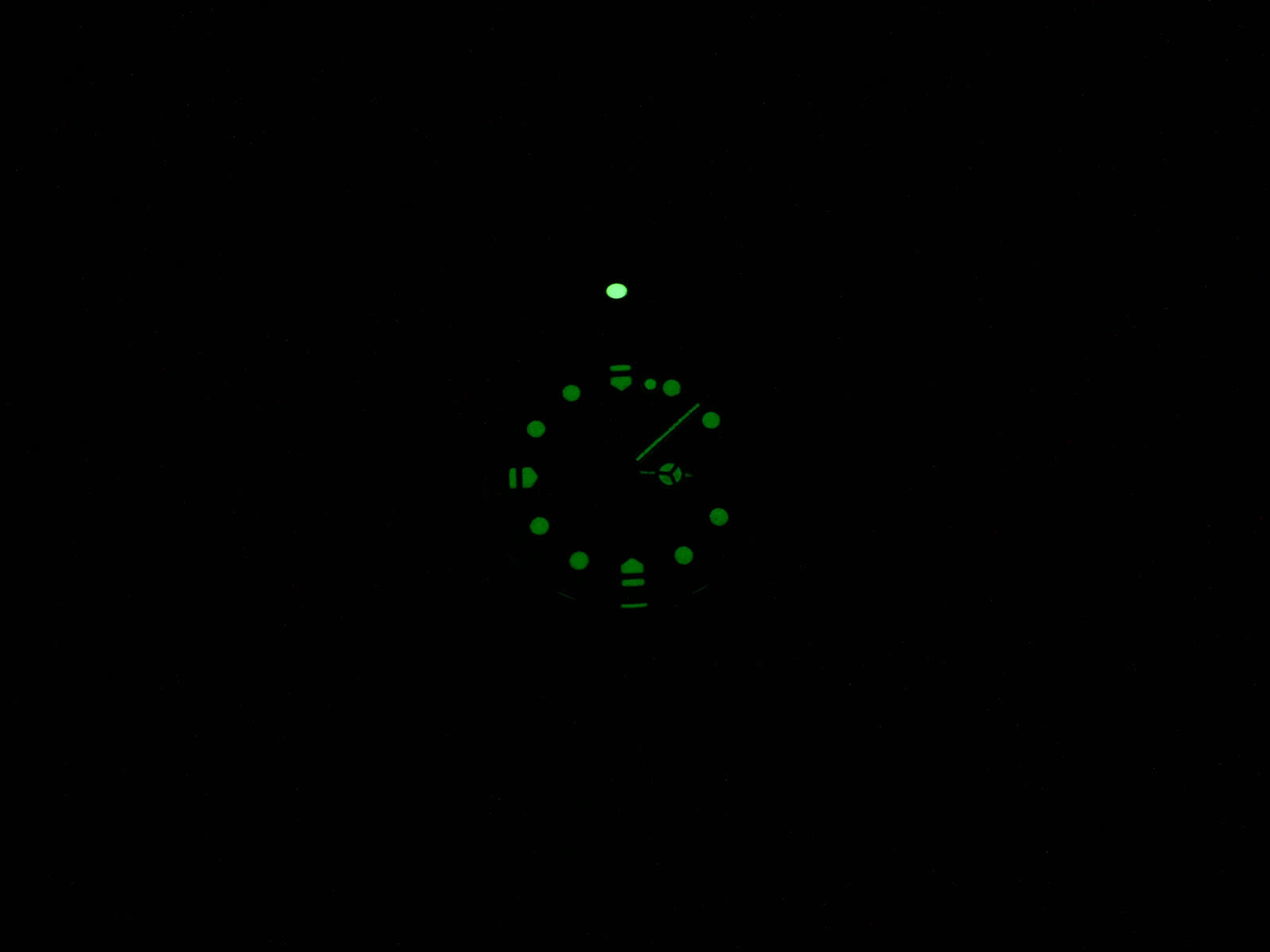 TAG Heuer Formula 1 WA1216 night time luminosity