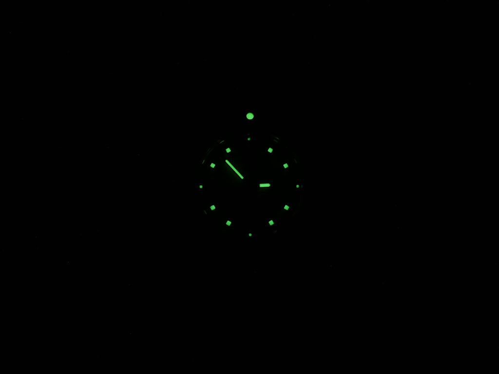 TAG Heuer 2000 Exclusive WN1353-0 night time luminosity