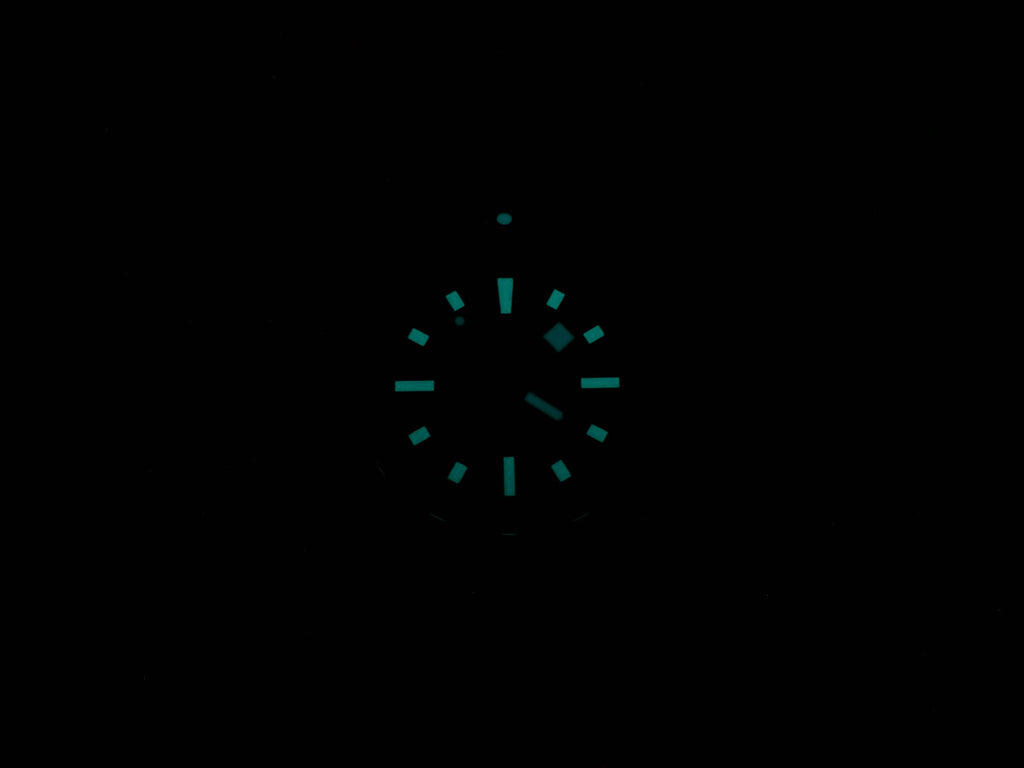 Breitling Superocean III 42 A17375 night time luminosity