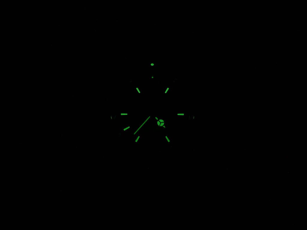 TAG Heuer 2000 CK1110-0 night time luminosity