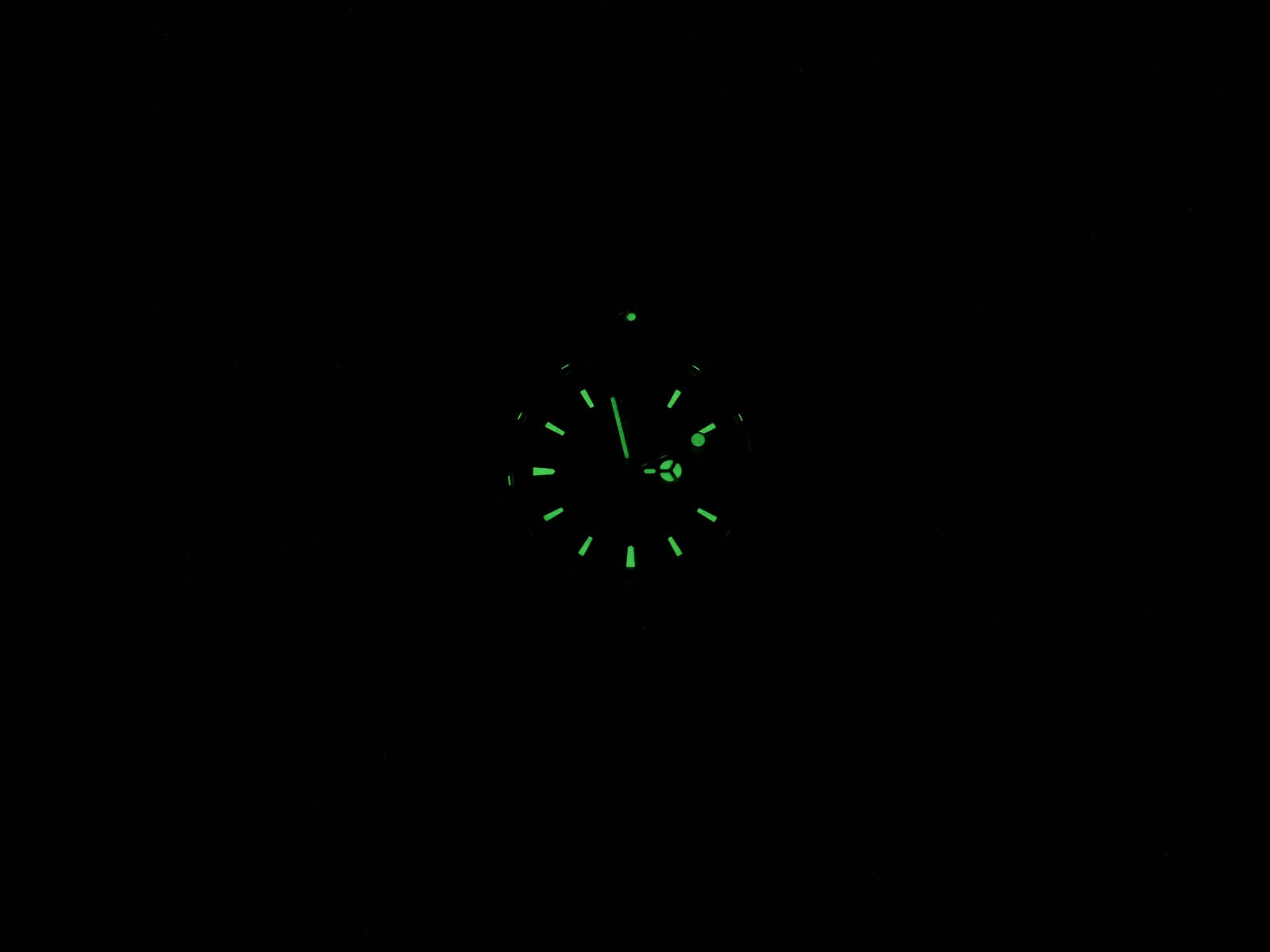 TAG Heuer 2000 Classic WK1313-0 night time luminosity