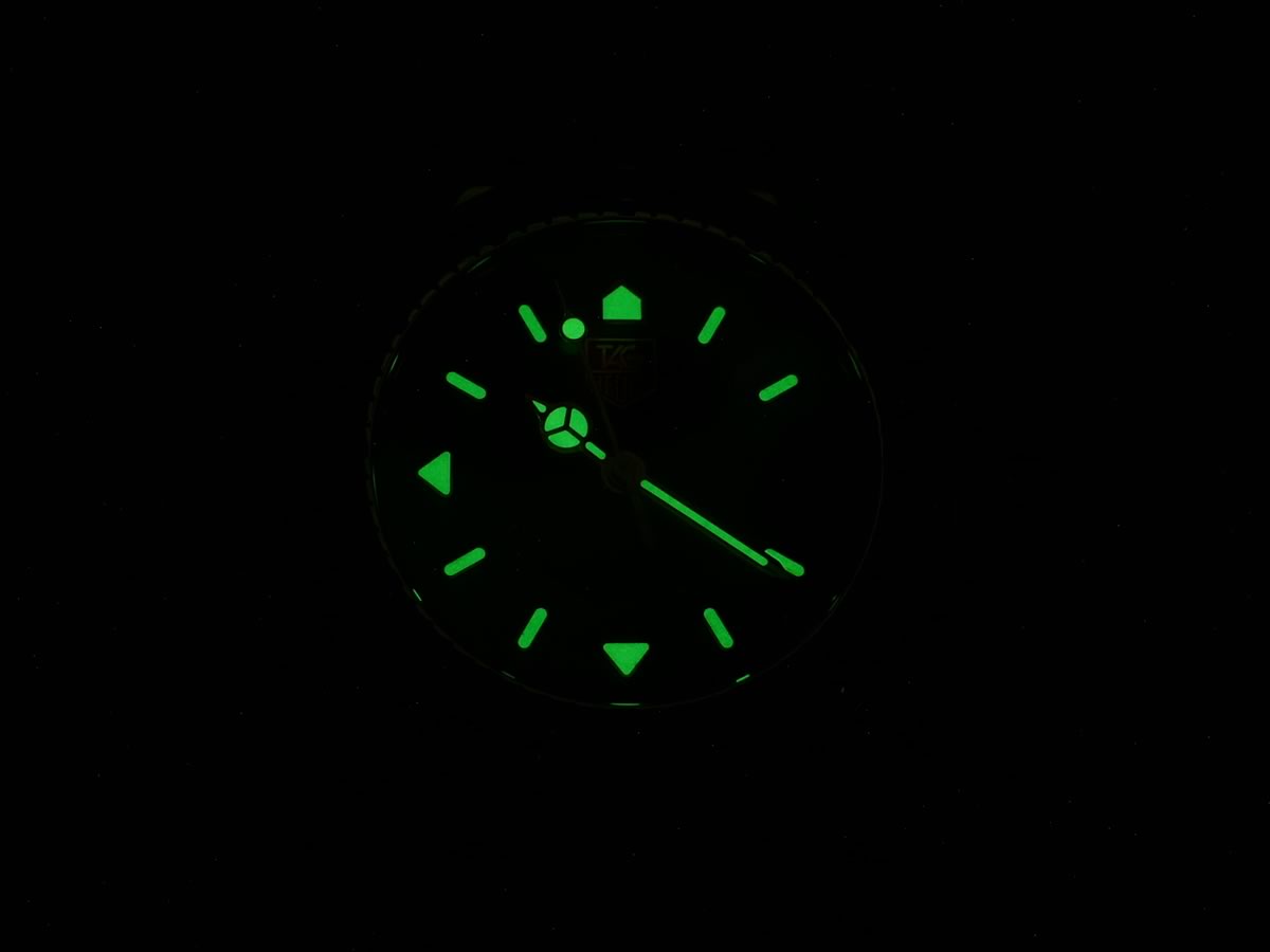 TAG Heuer 6000 Green Chronometer WH5253 night time luminosity