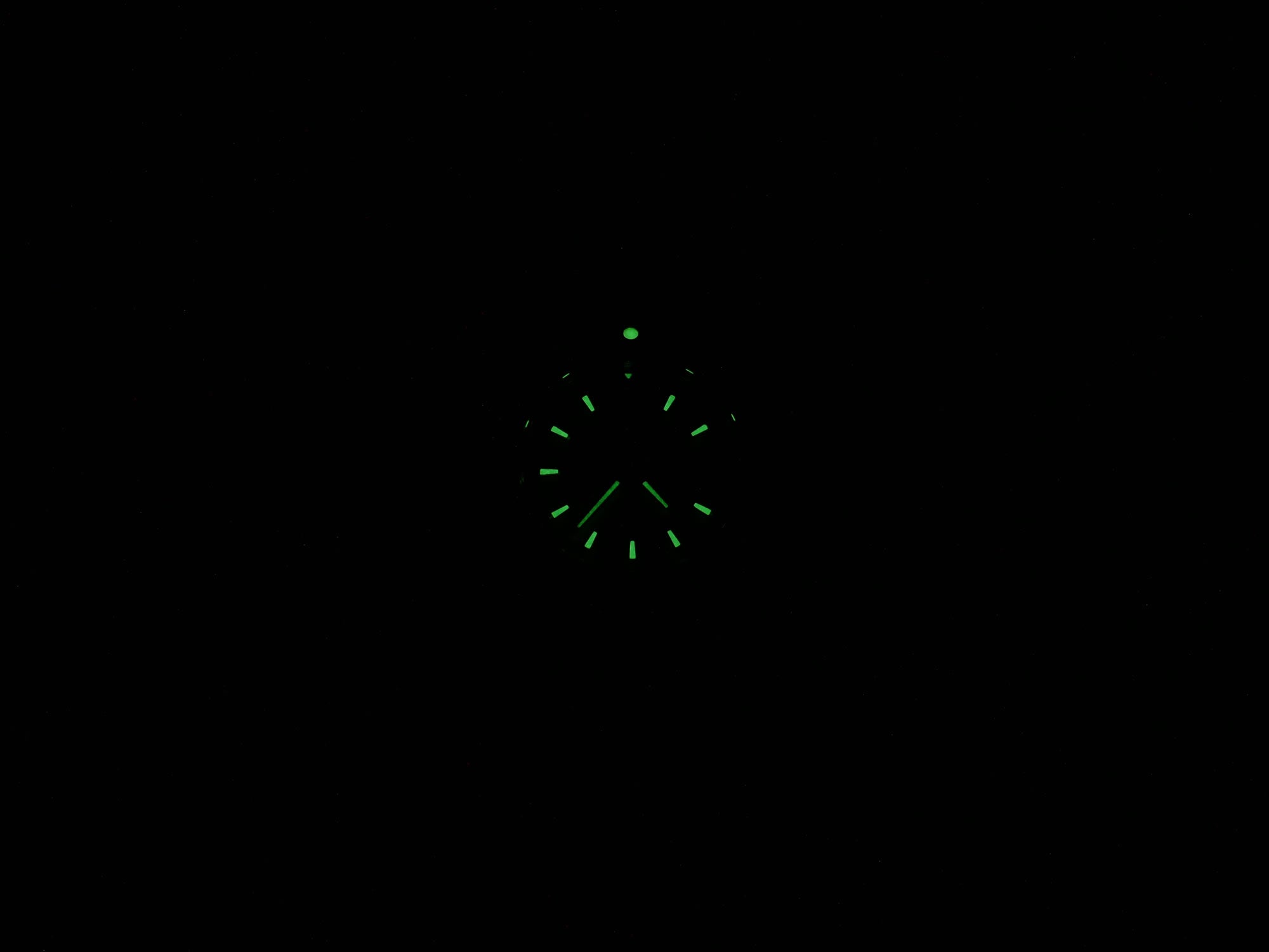 TAG Heuer Aquaracer WAF1418 night time luminosity