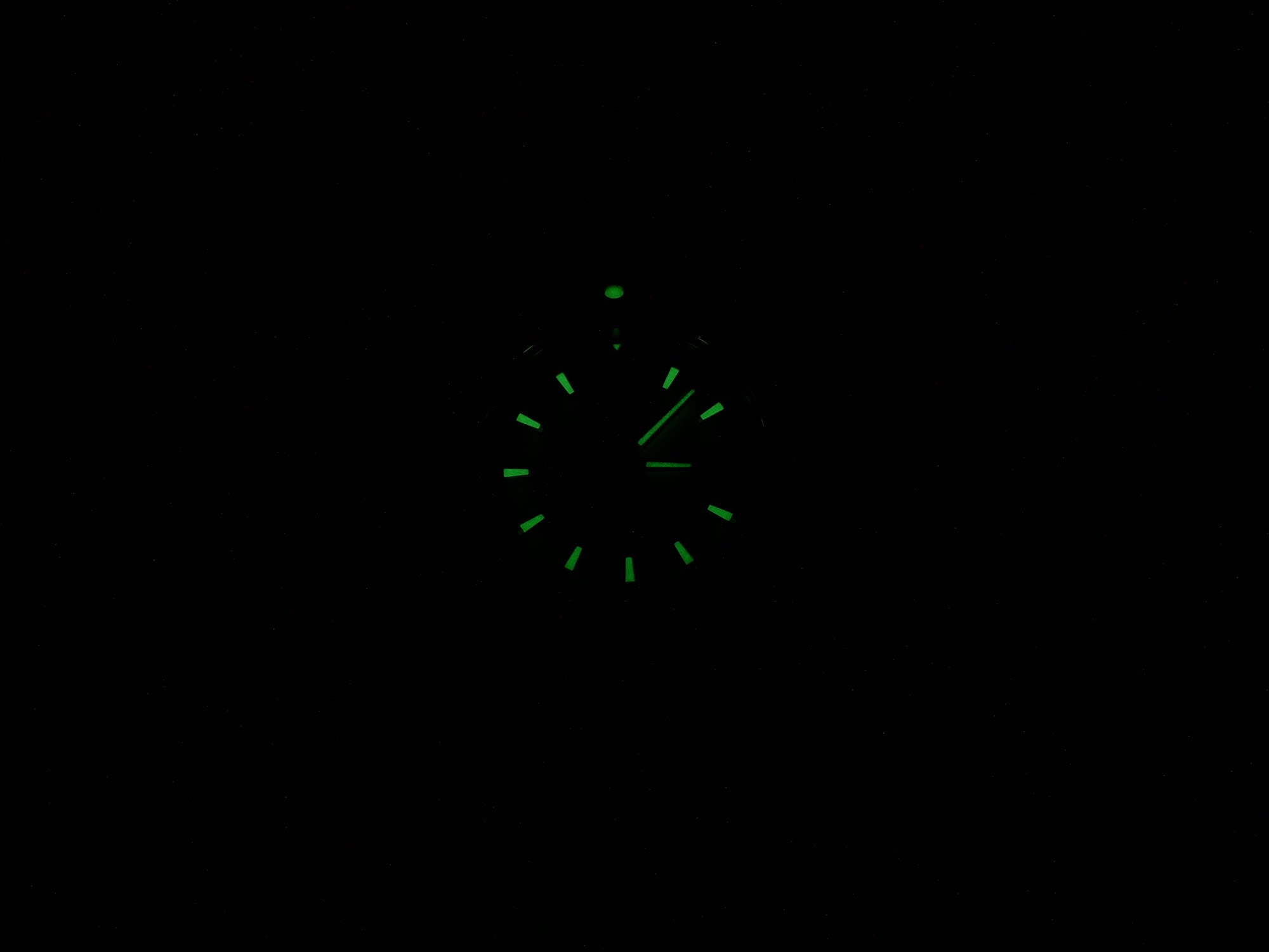TAG Heuer Aquaracer WAF1412 night time luminosity