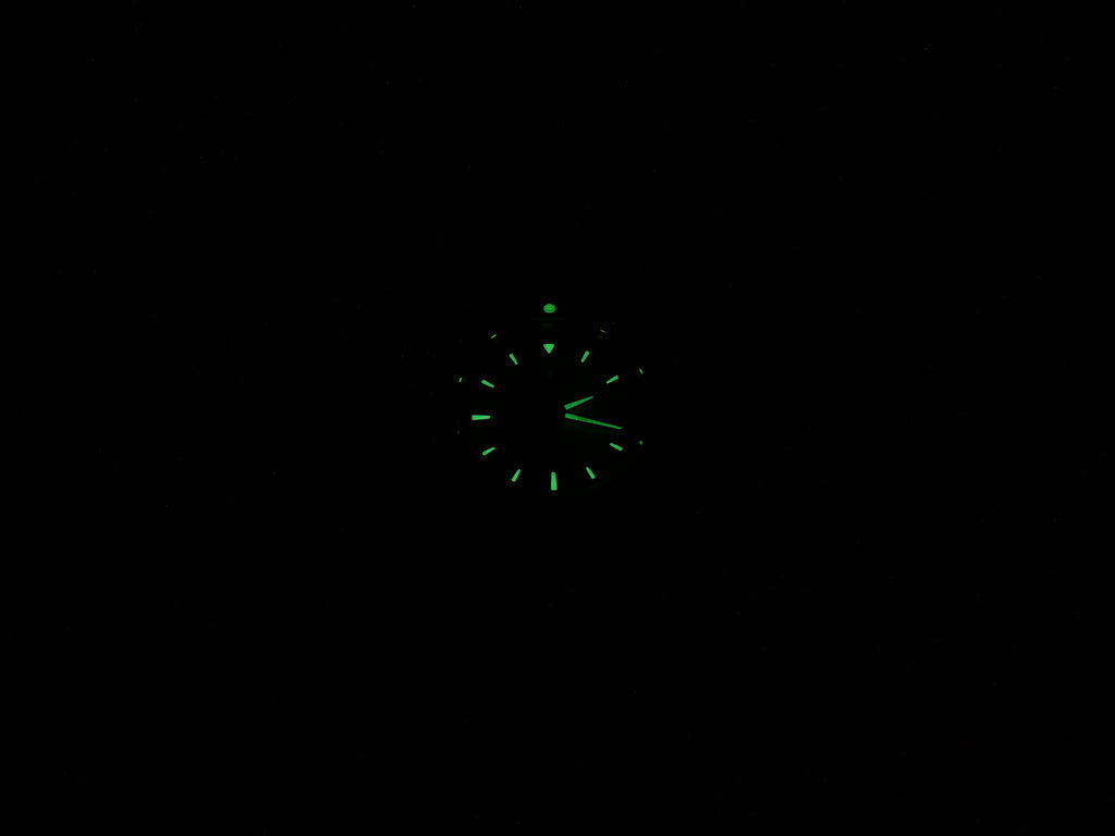 TAG Heuer Aquaracer WAY1412 night time luminosity