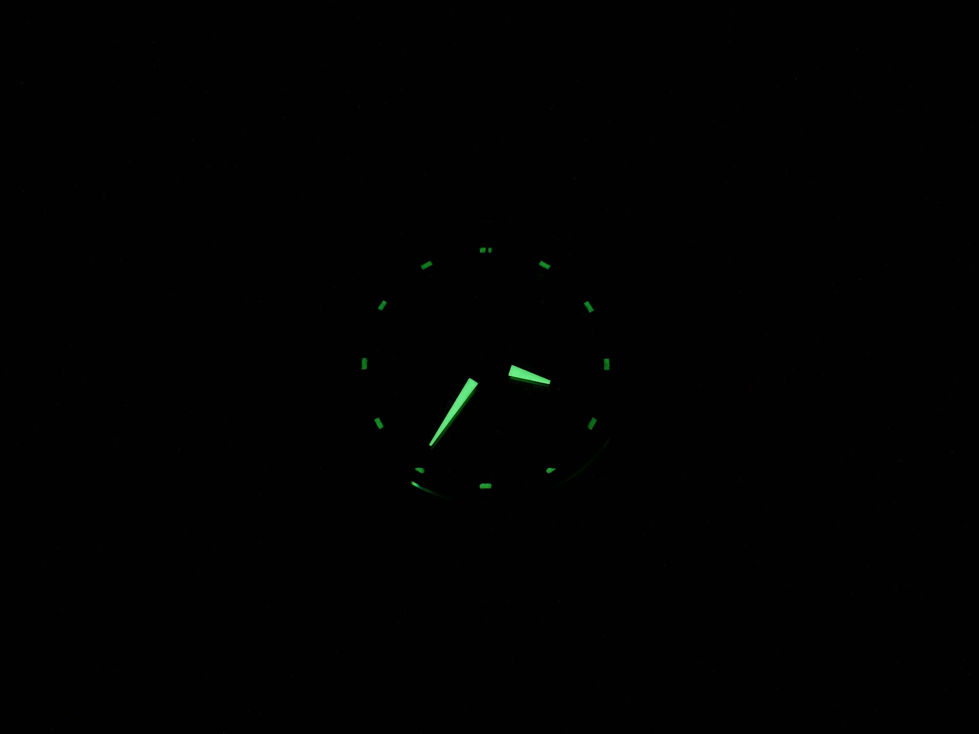 TAG Heuer Formula 1 CAH1012 night time luminosity