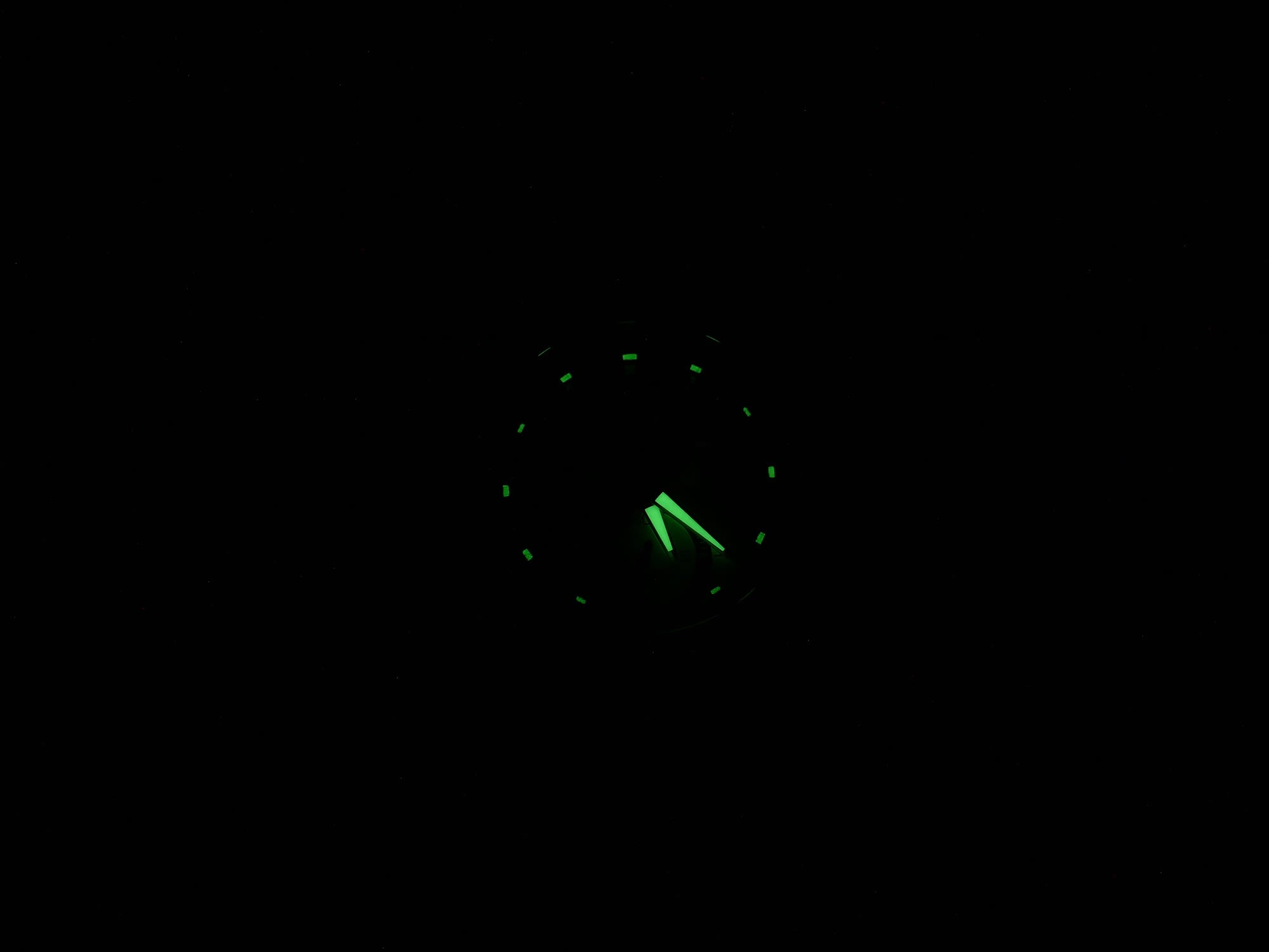 TAG Heuer Formula 1 CAH1111 night time luminosity