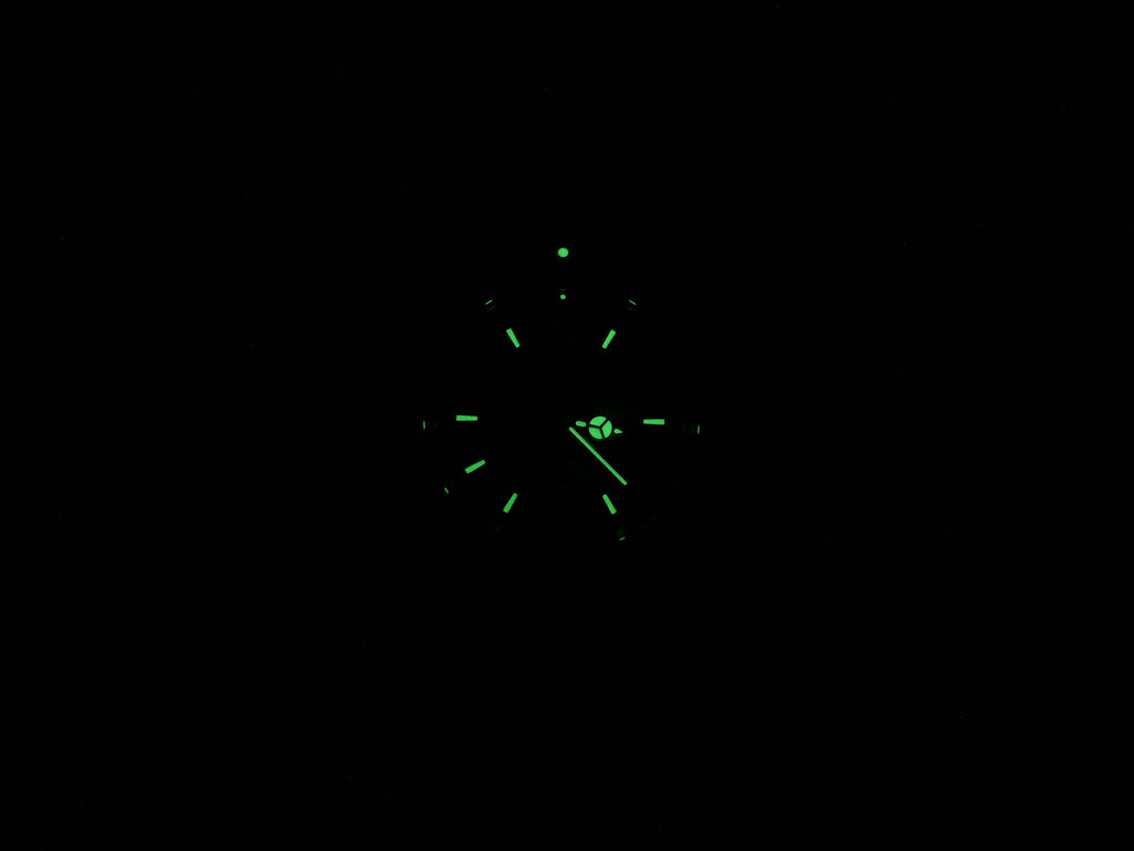 TAG Heuer 2000 Chronograph CK1110-0 night time luminosity