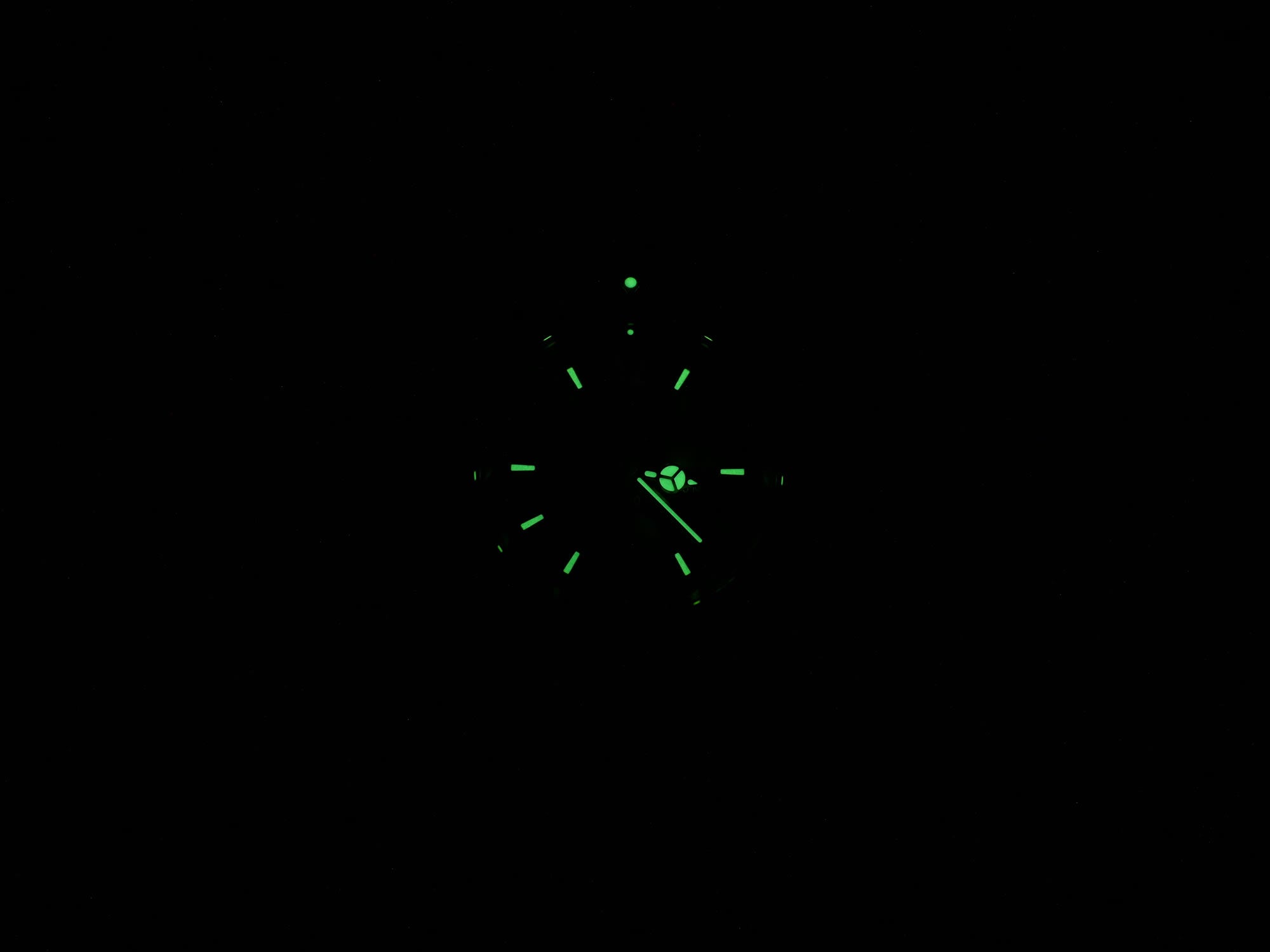 TAG Heuer 2000 Chronograph CK1110-0 night time luminosity