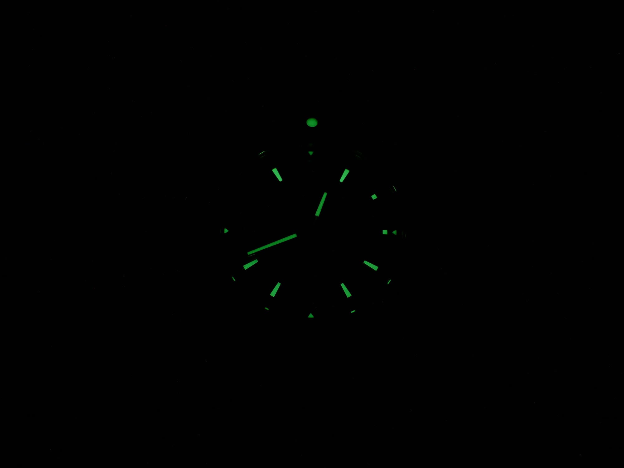 TAG Heuer Aquaracer Alarm WAF111Z night time luminosity