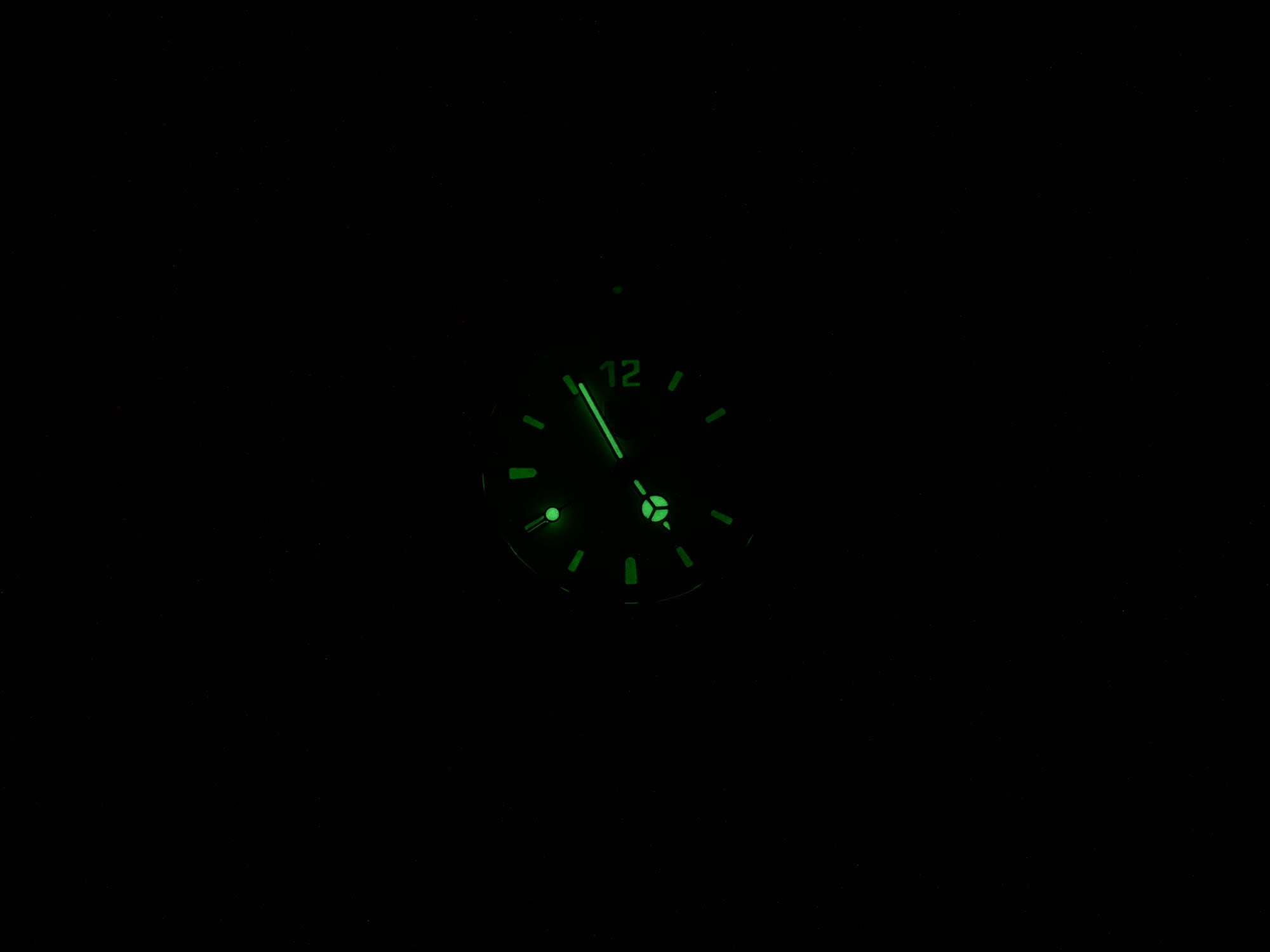 TAG Heuer 2000 Classic WK1112 night time luminosity