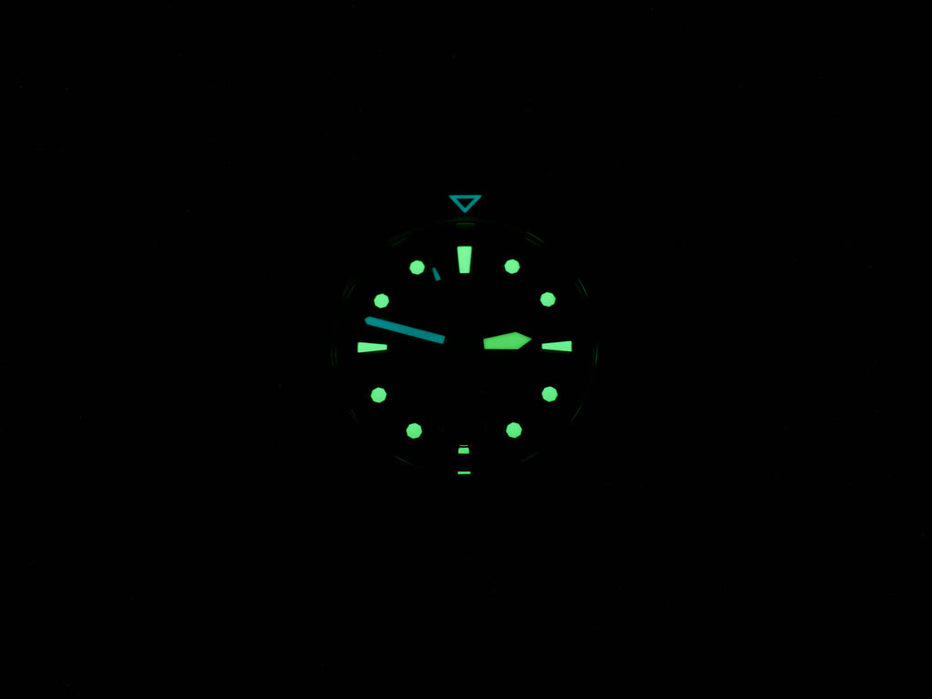TAG Heuer Aquaracer WBP201B night time luminosity