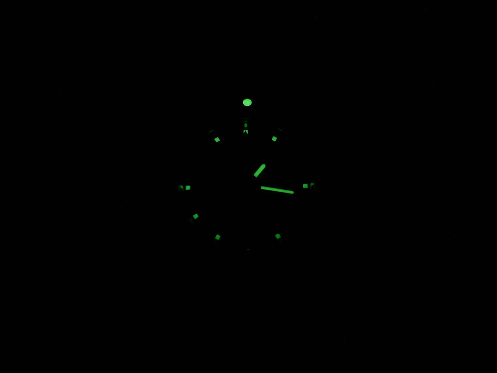 TAG Heuer 2000 Exclusive CN111F night time luminosity