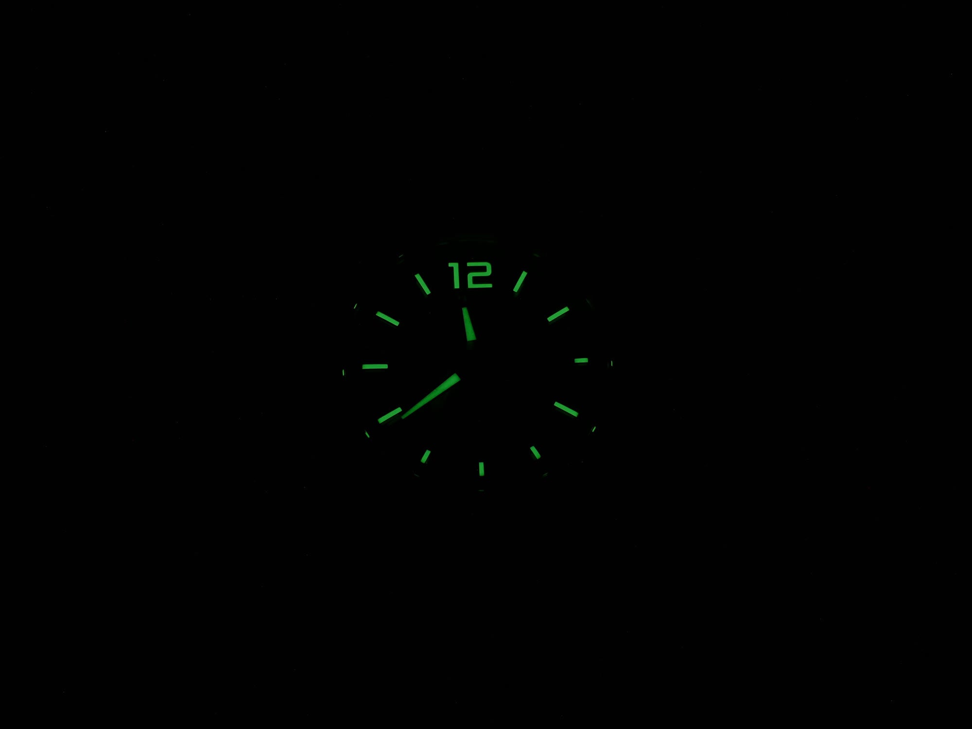TAG Heuer Formula 1 Calibre 6 WAZ2014 night time luminosity