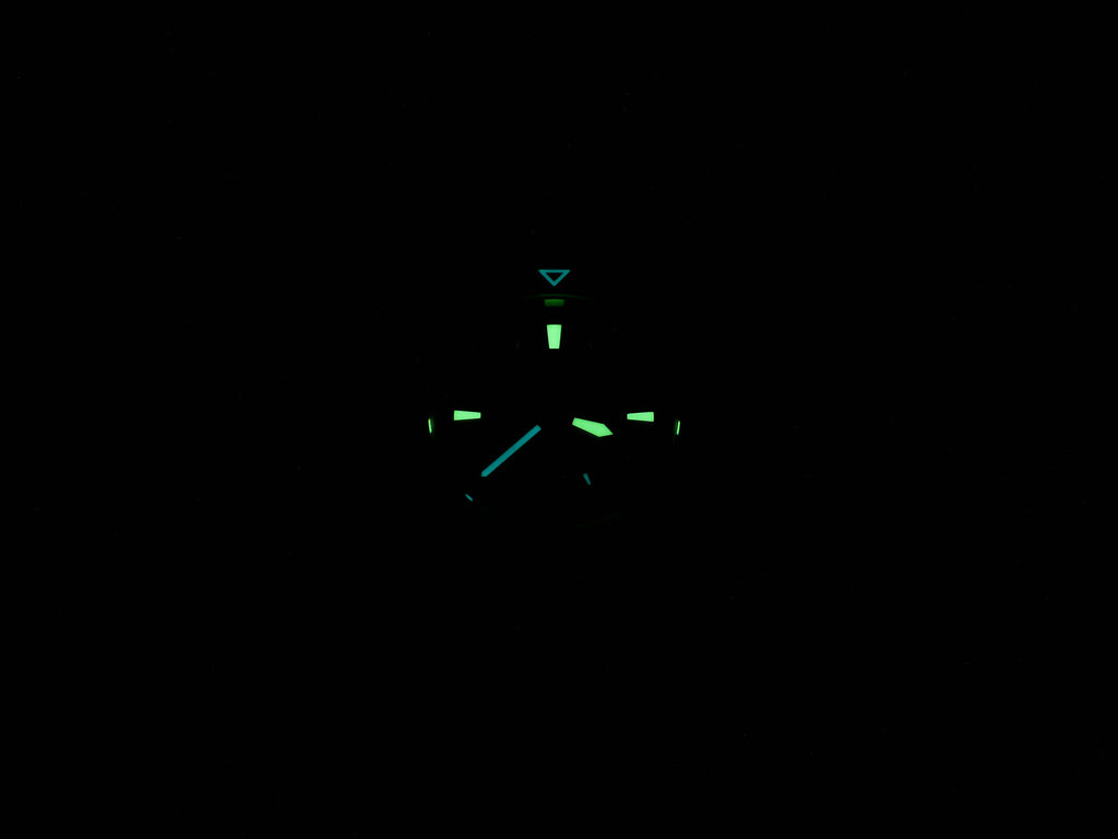 TAG Heuer Aquaracer WBP231B night time luminosity