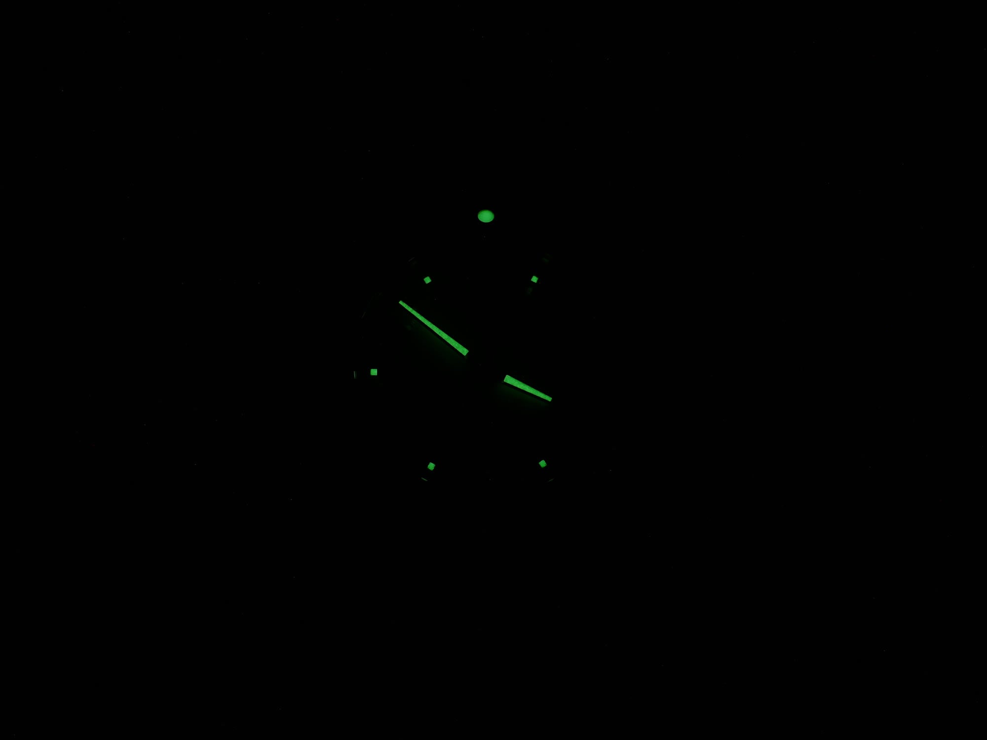 TAG Heuer Aquaracer WAF1311 night time luminosity