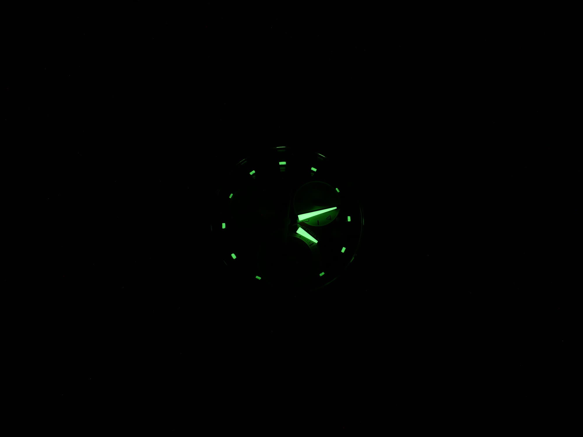 TAG Heuer Formula 1 Chronograph CAH1113 night time luminosity
