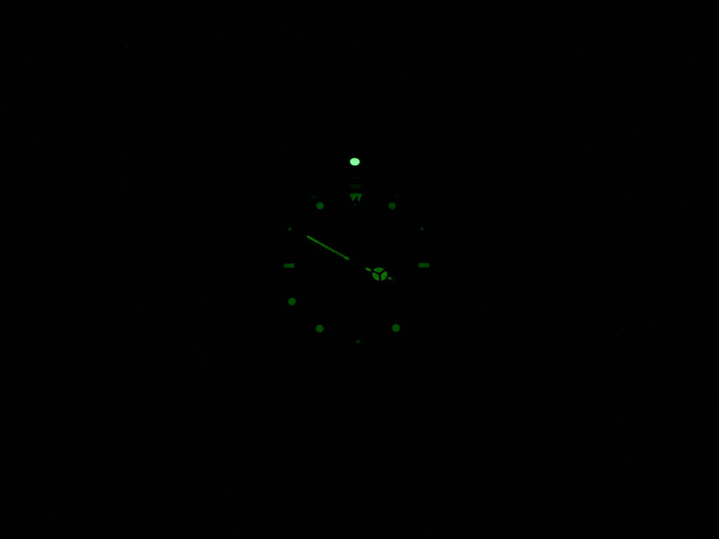 TAG Heuer Formula 1 CA1211-R0 night time luminosity