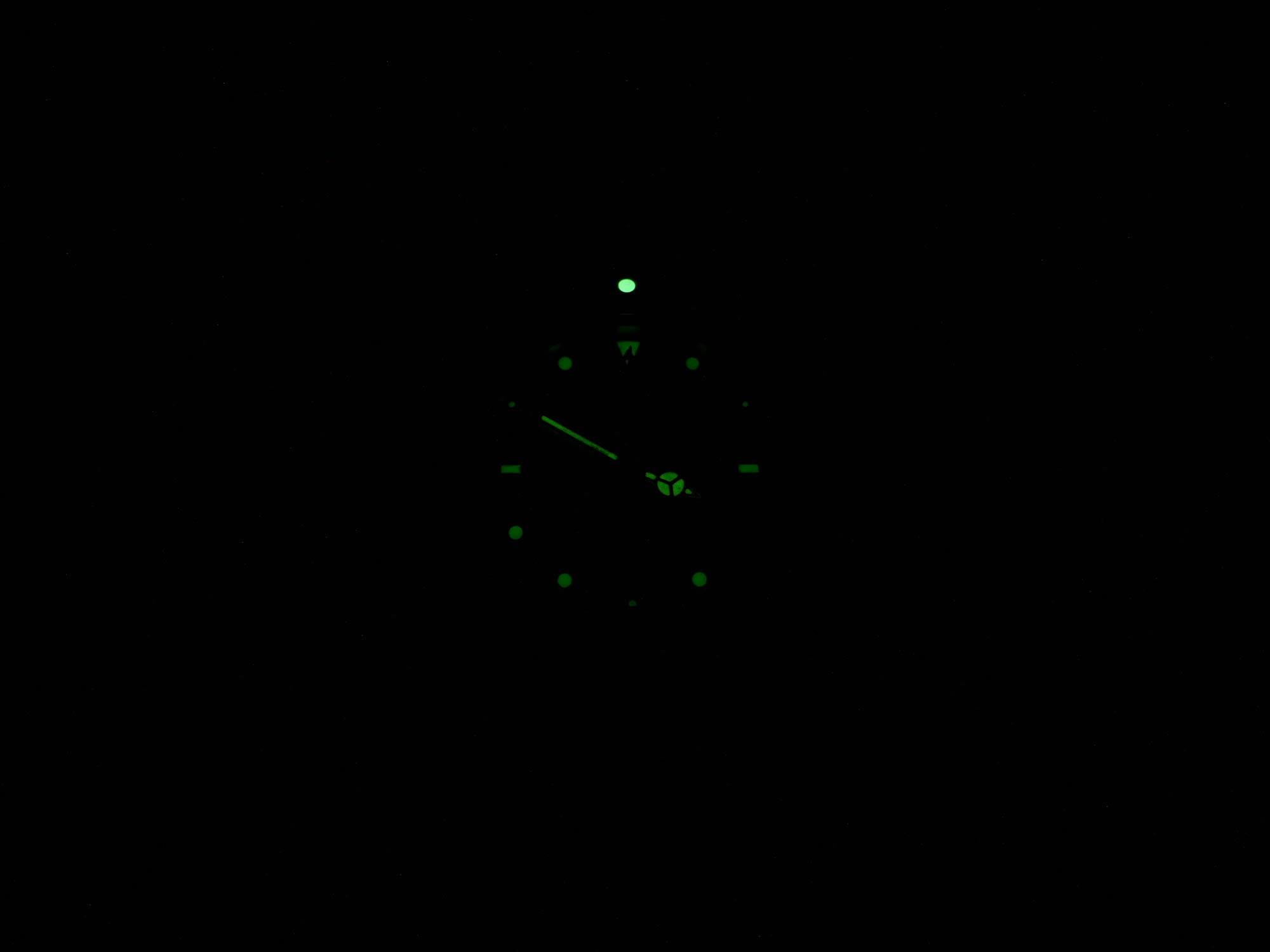 TAG Heuer Formula 1 CA1211-R0 night time luminosity