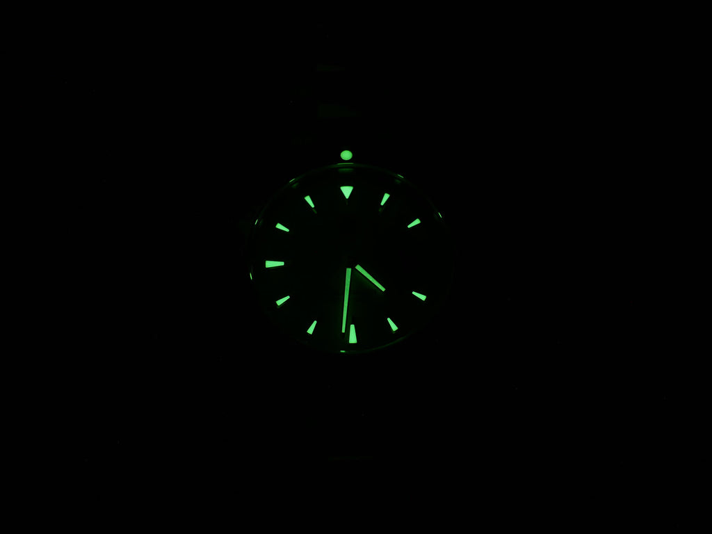 TAG Heuer Aquaracer WAY1120 night time luminosity