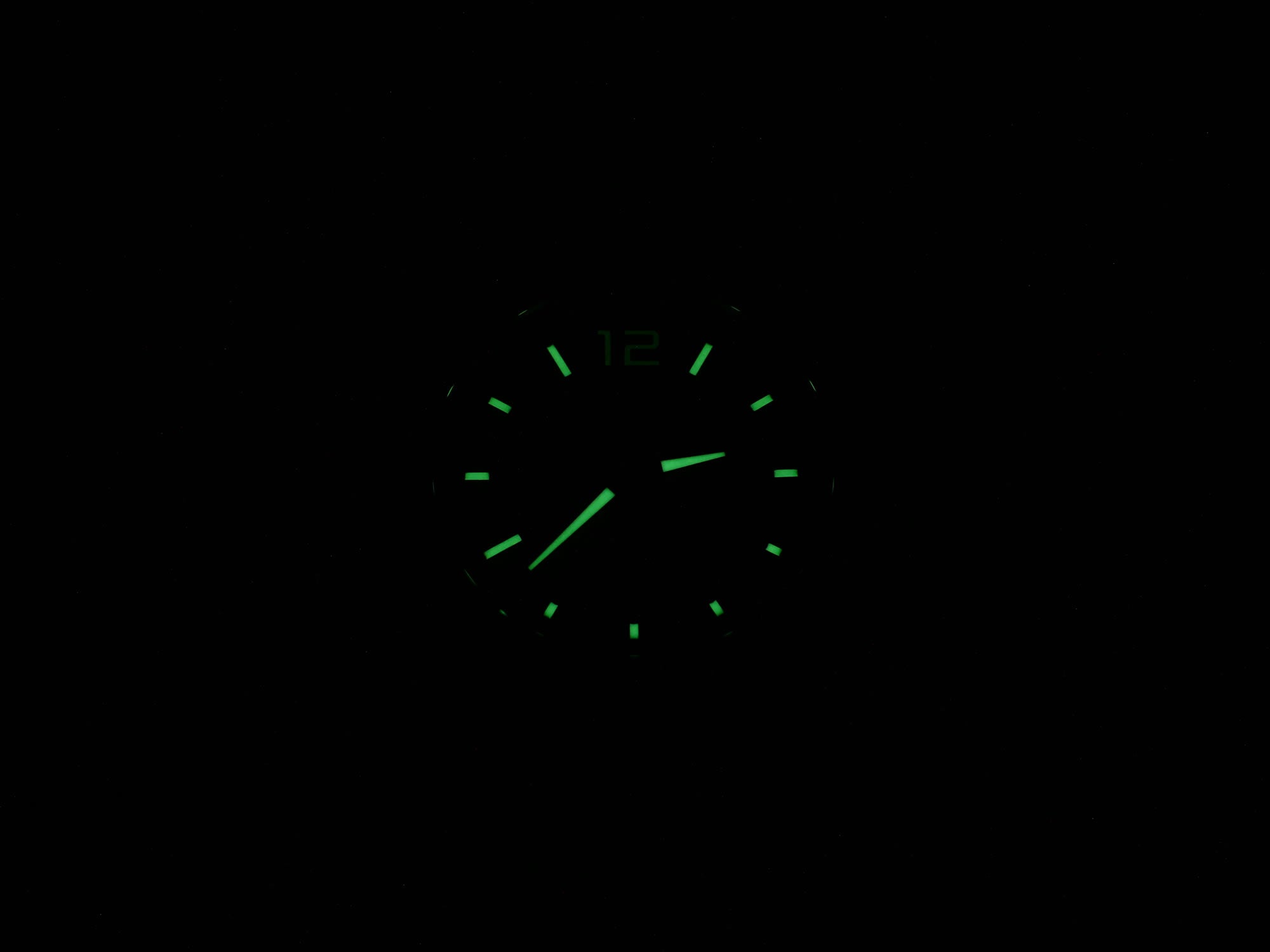 TAG Heuer Formula 1 CAZ1019 night time luminosity