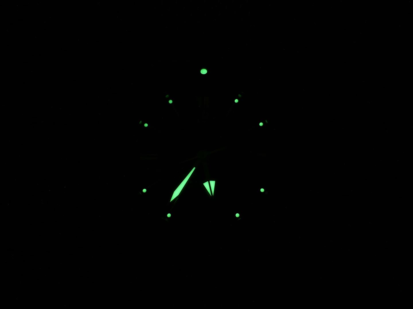 Breitling Superocean Héritage II 42 Black AB2010 night time luminosity