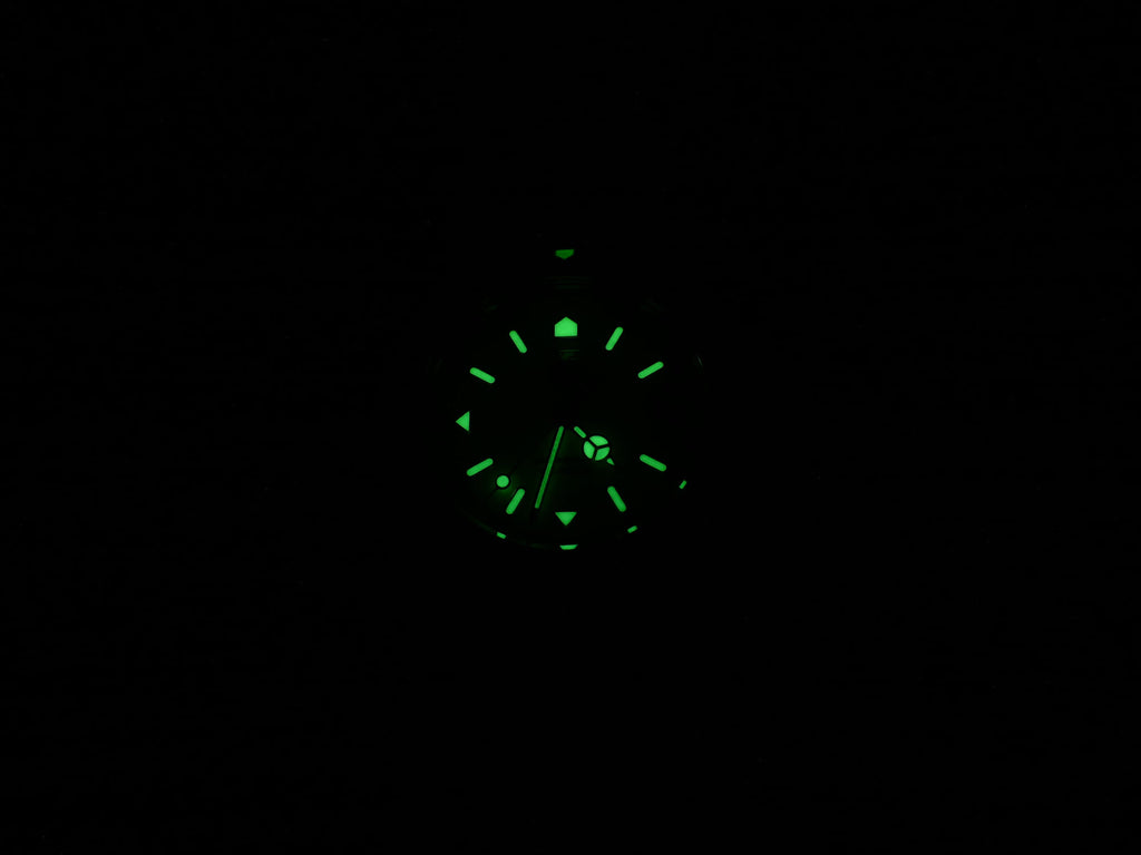 TAG Heuer 6000 WH1111 night time luminosity
