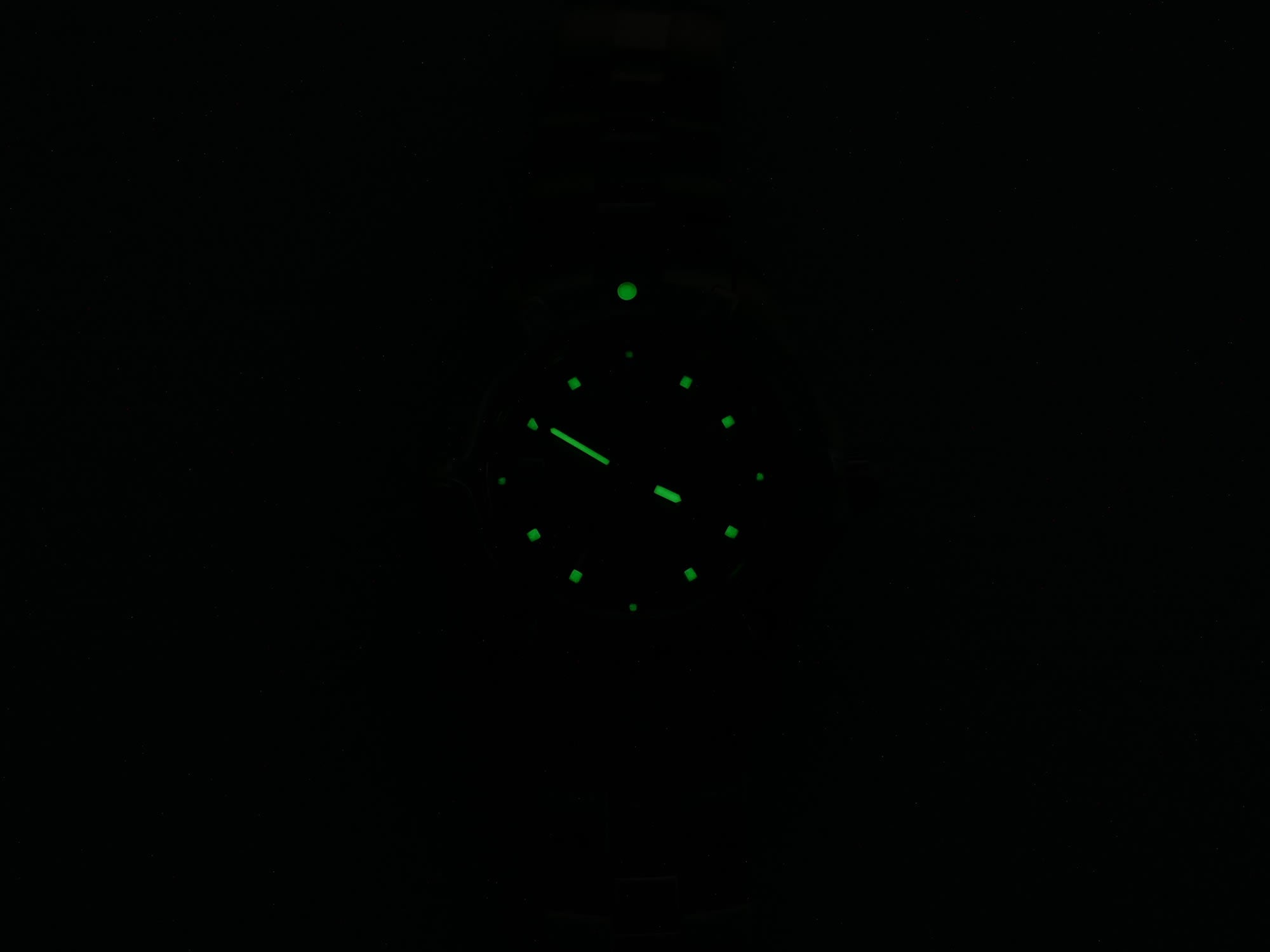 TAG Heuer 2000 Exclusive WN1318-0 night time luminosity