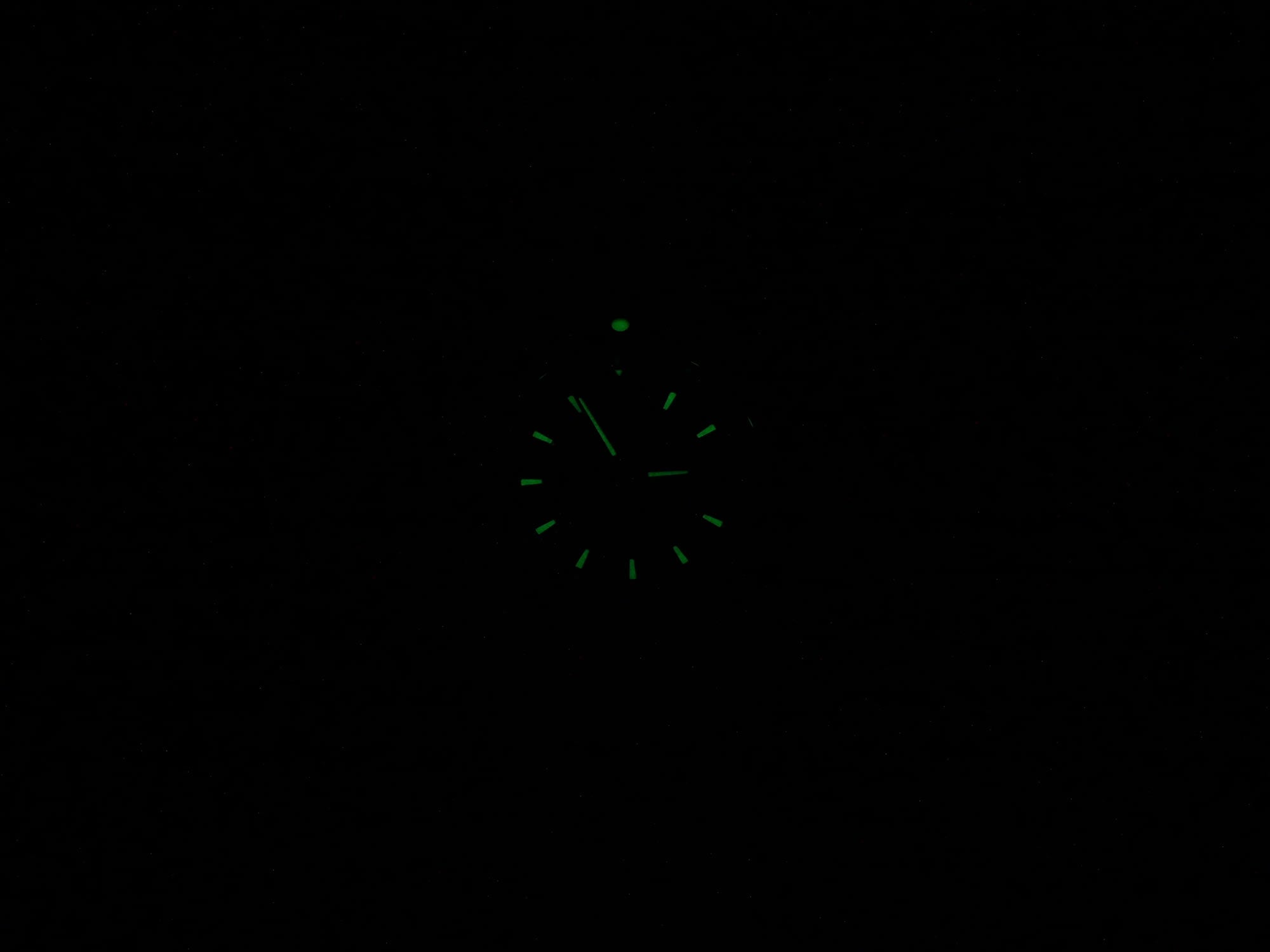 TAG Heuer Aquaracer WAF1417 night time luminosity