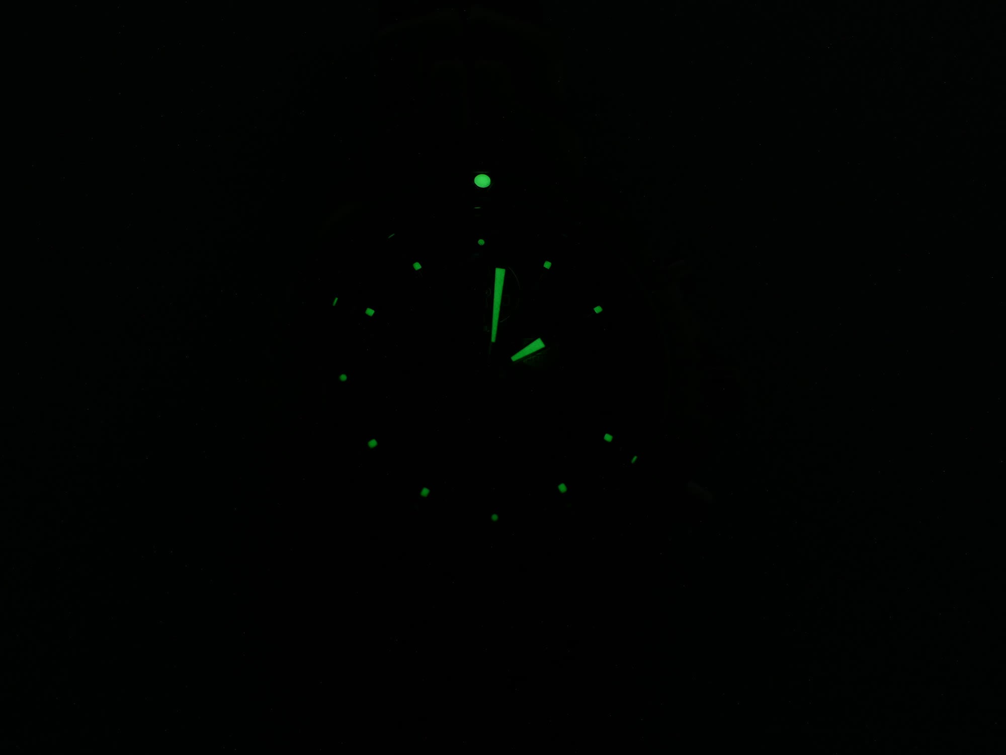 TAG Heuer Link CT2110 night time luminosity