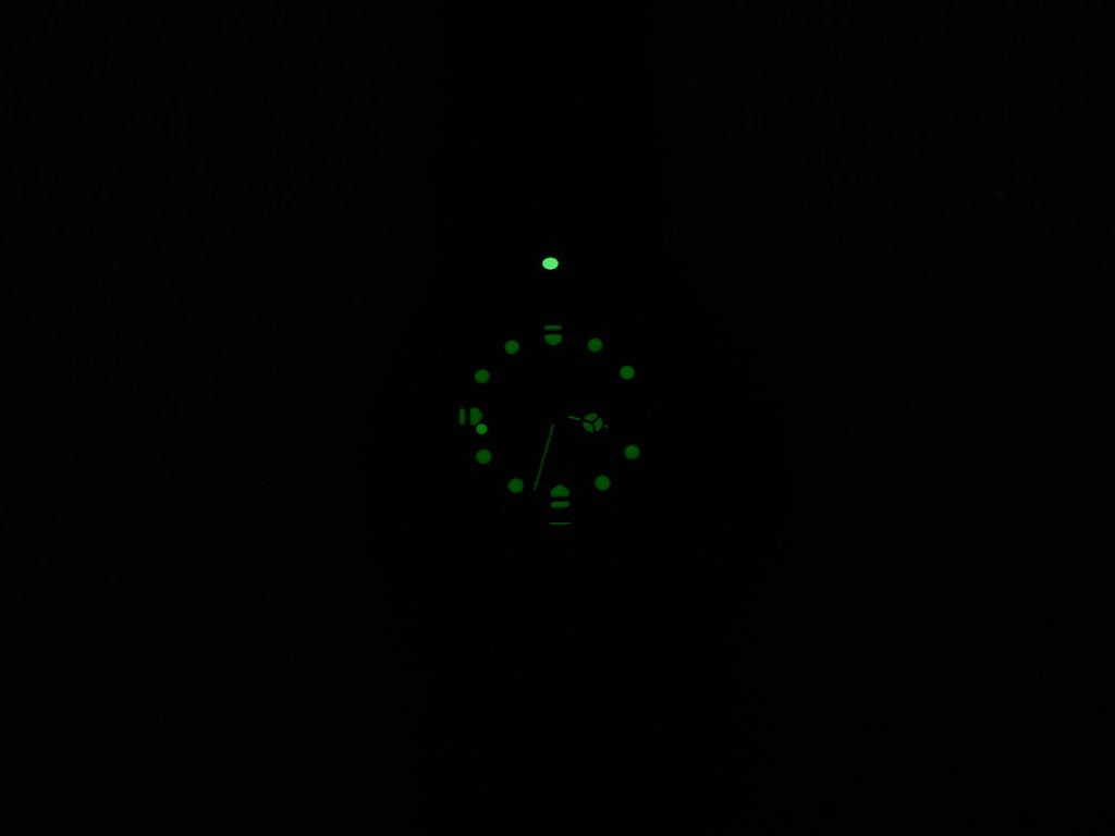 TAG Heuer Formula 1 381.513/1 night time luminosity