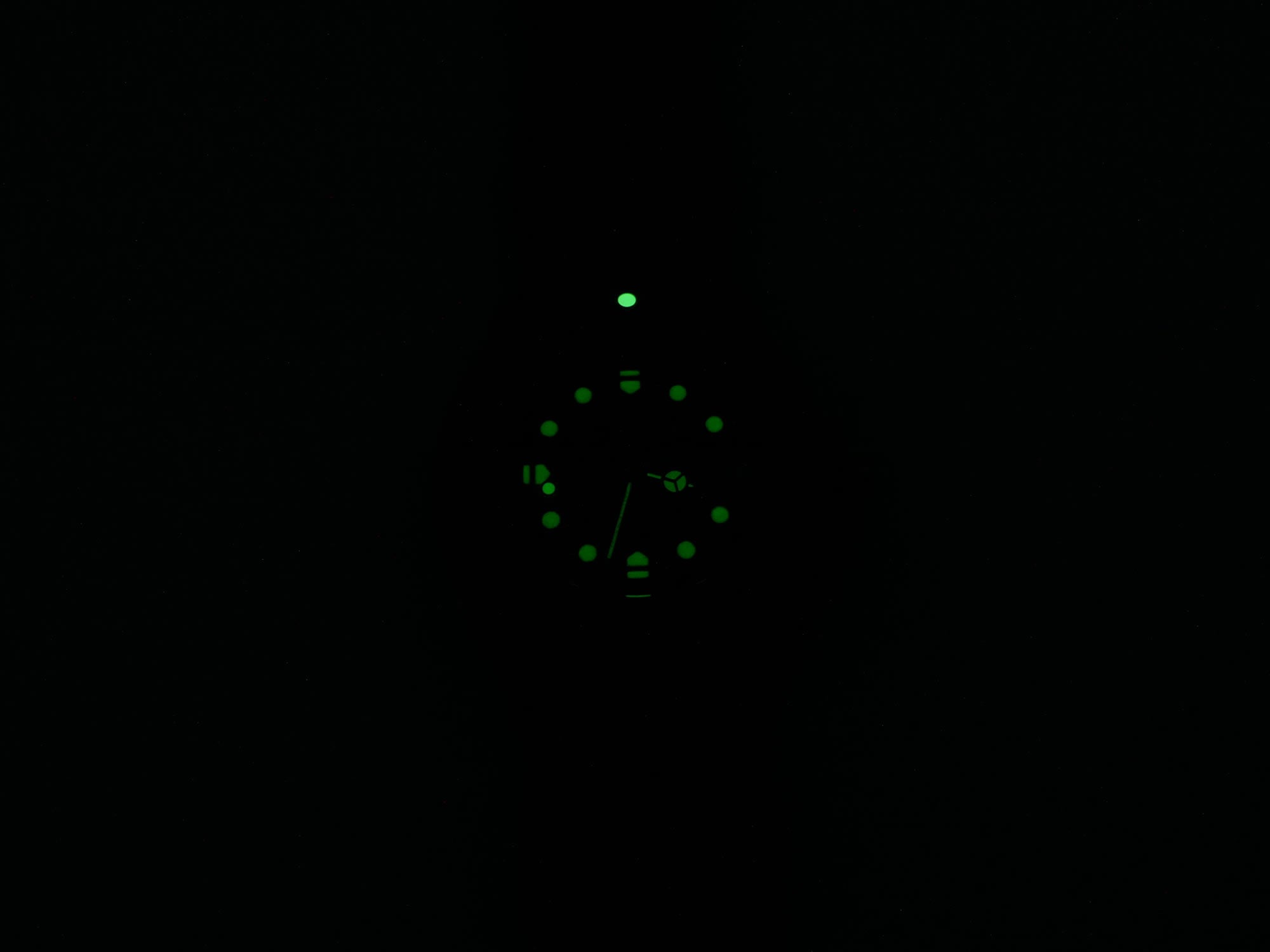 TAG Heuer Formula 1 381.513/1 night time luminosity