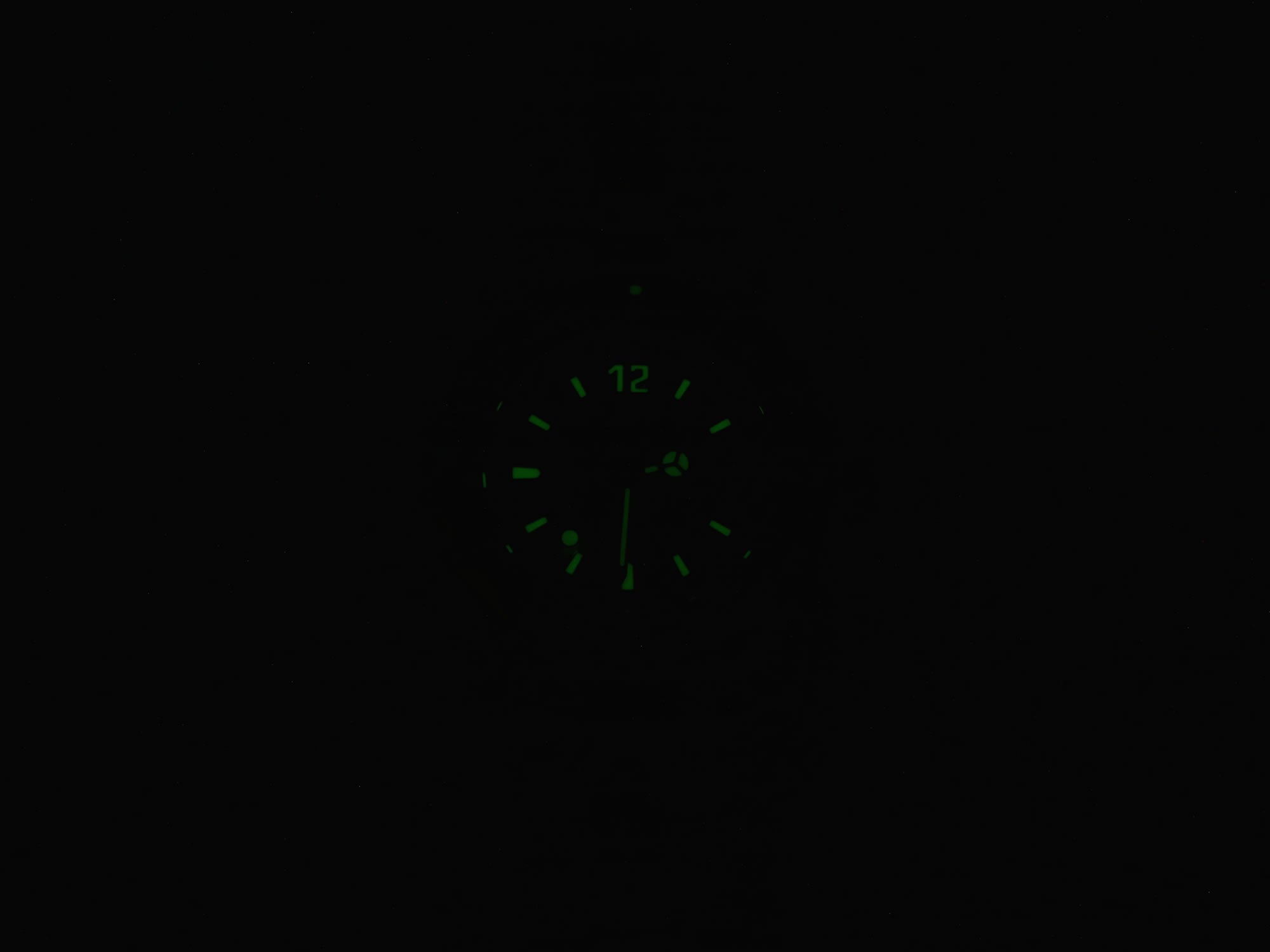 TAG Heuer 2000 Classic WK1321 night time luminosity