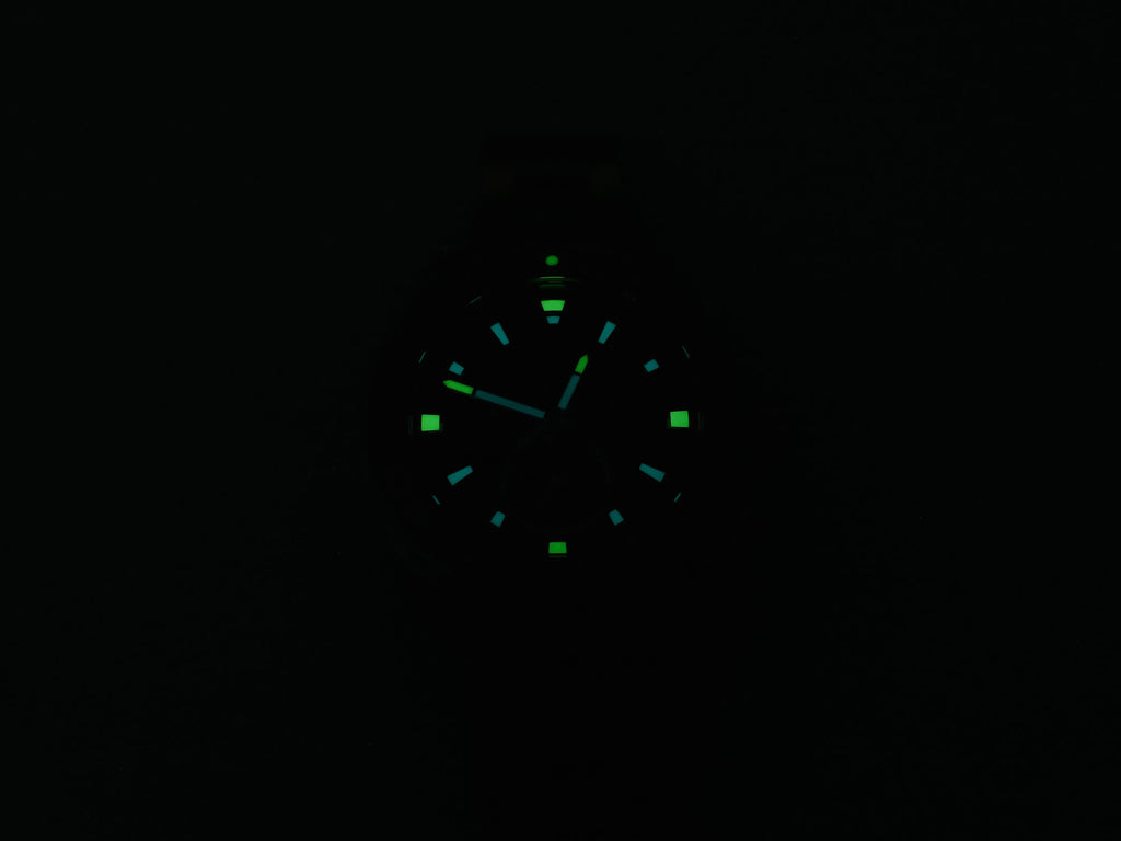 TAG Heuer Aquaracer CAY111B night time luminosity