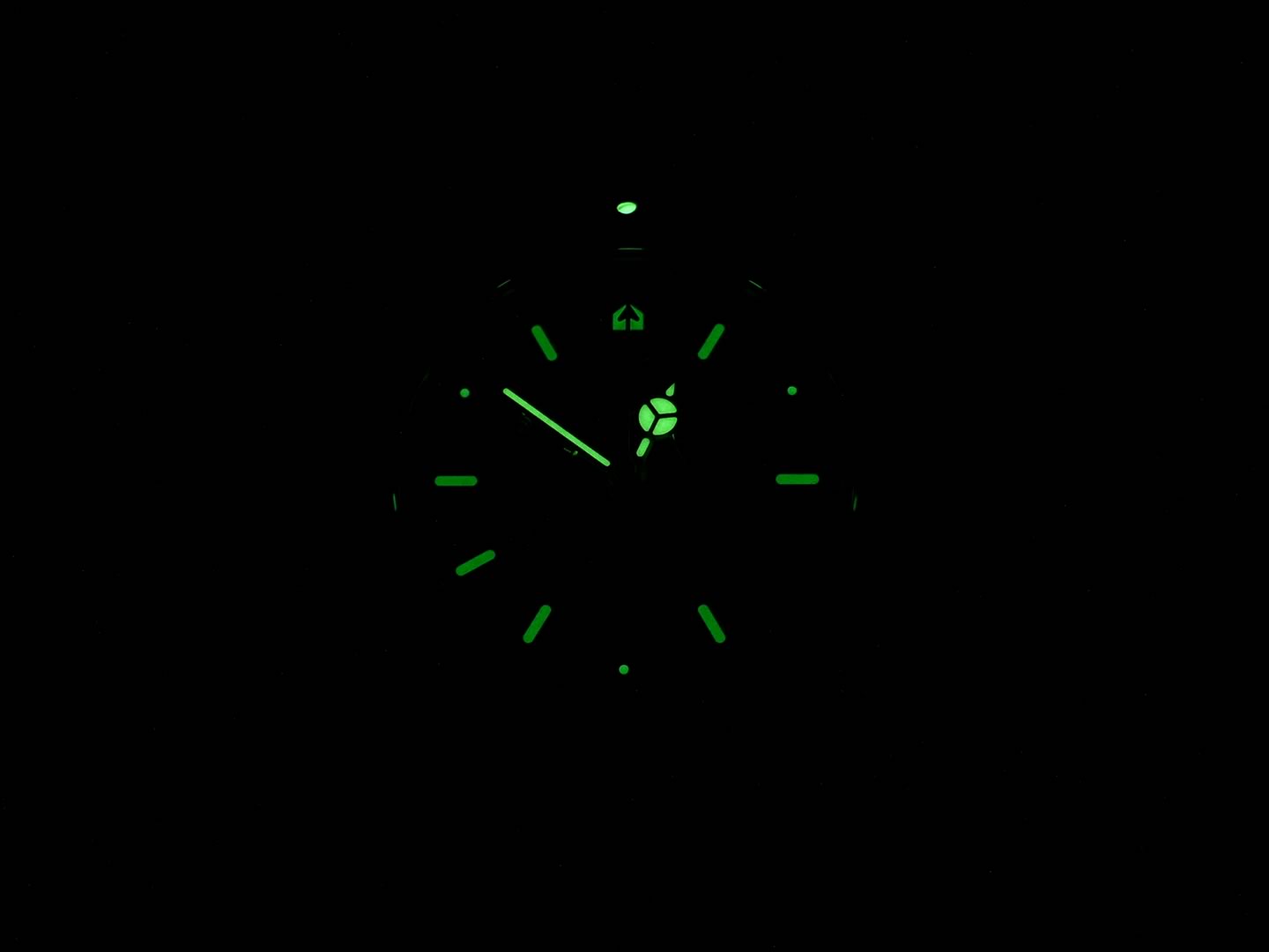 TAG Heuer 6000 Chronograph Grant Hill CH1115 night time luminosity