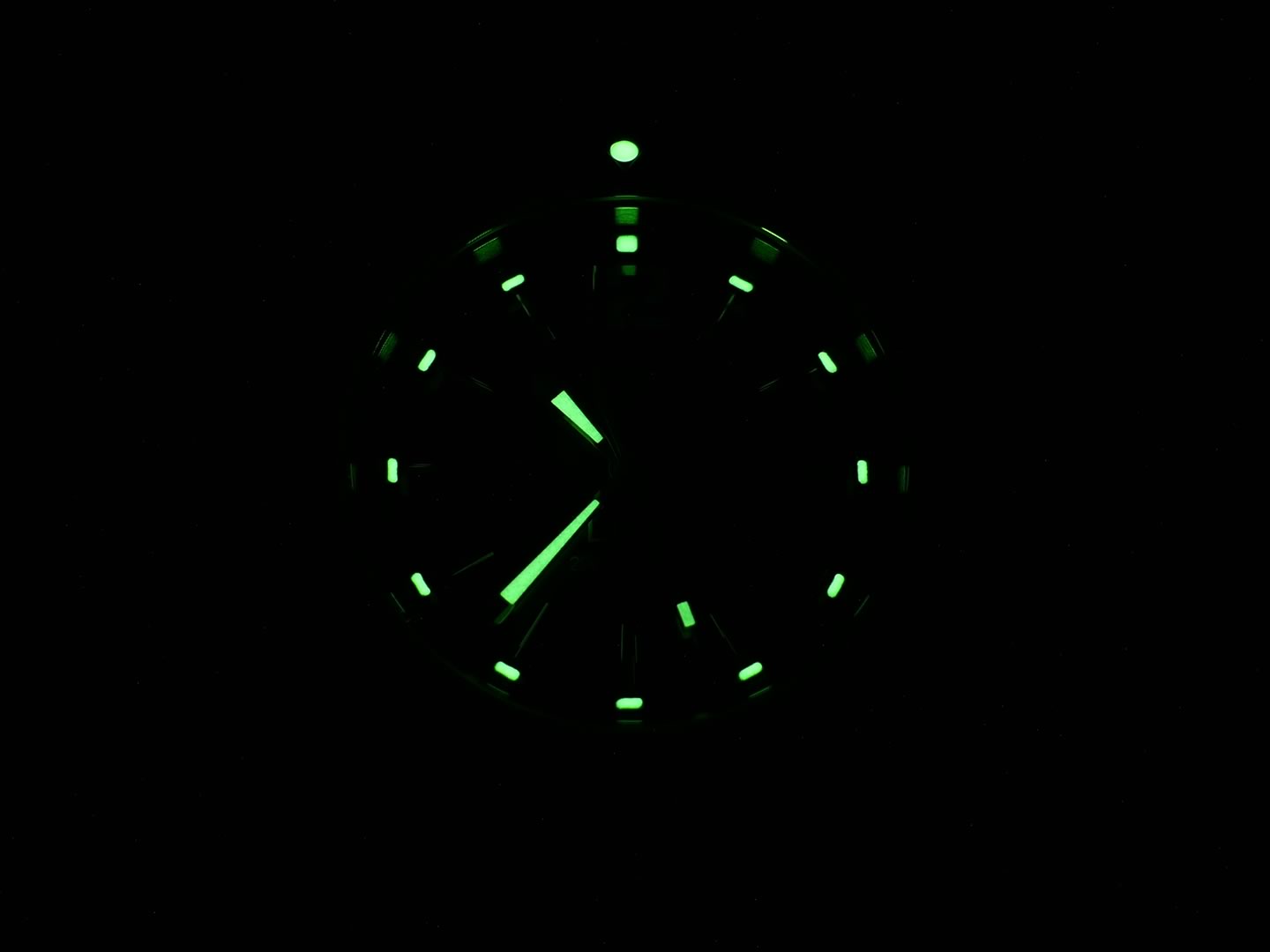 TAG Heuer Link Black Dial WT1110-0 night time luminosity